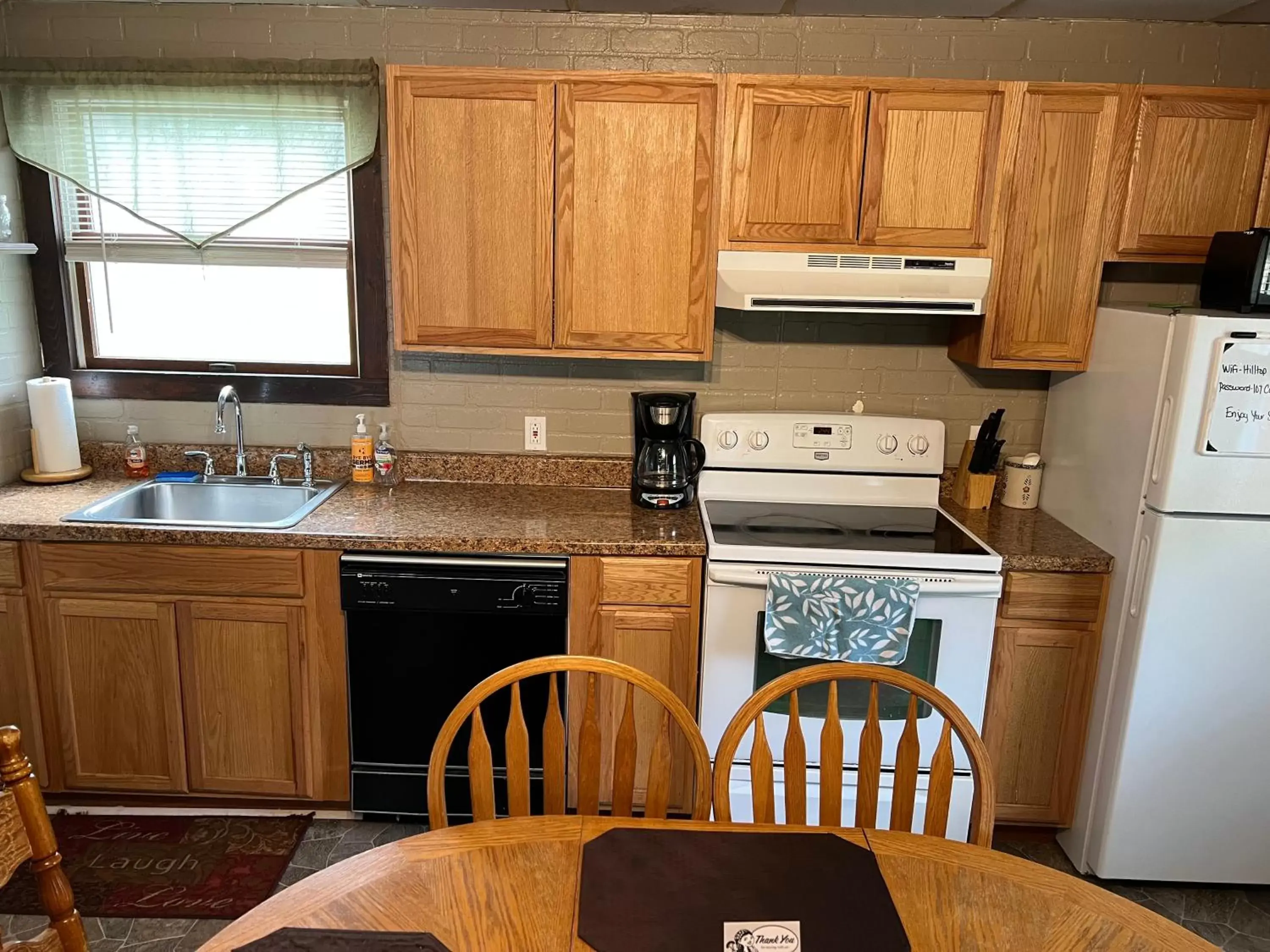 Kitchen/Kitchenette in Echo Valley Cottages