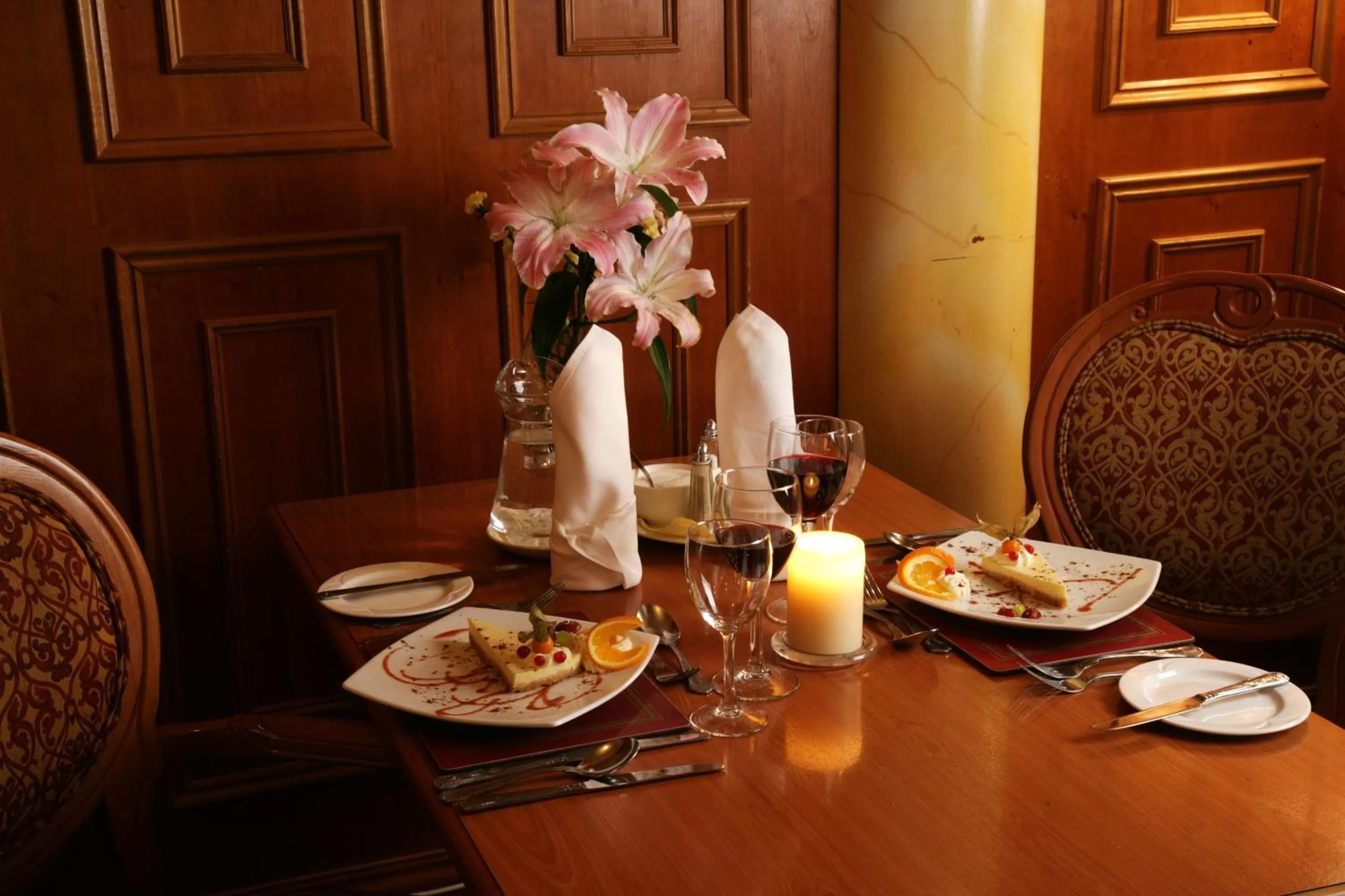 Restaurant/places to eat in Bush Hotel