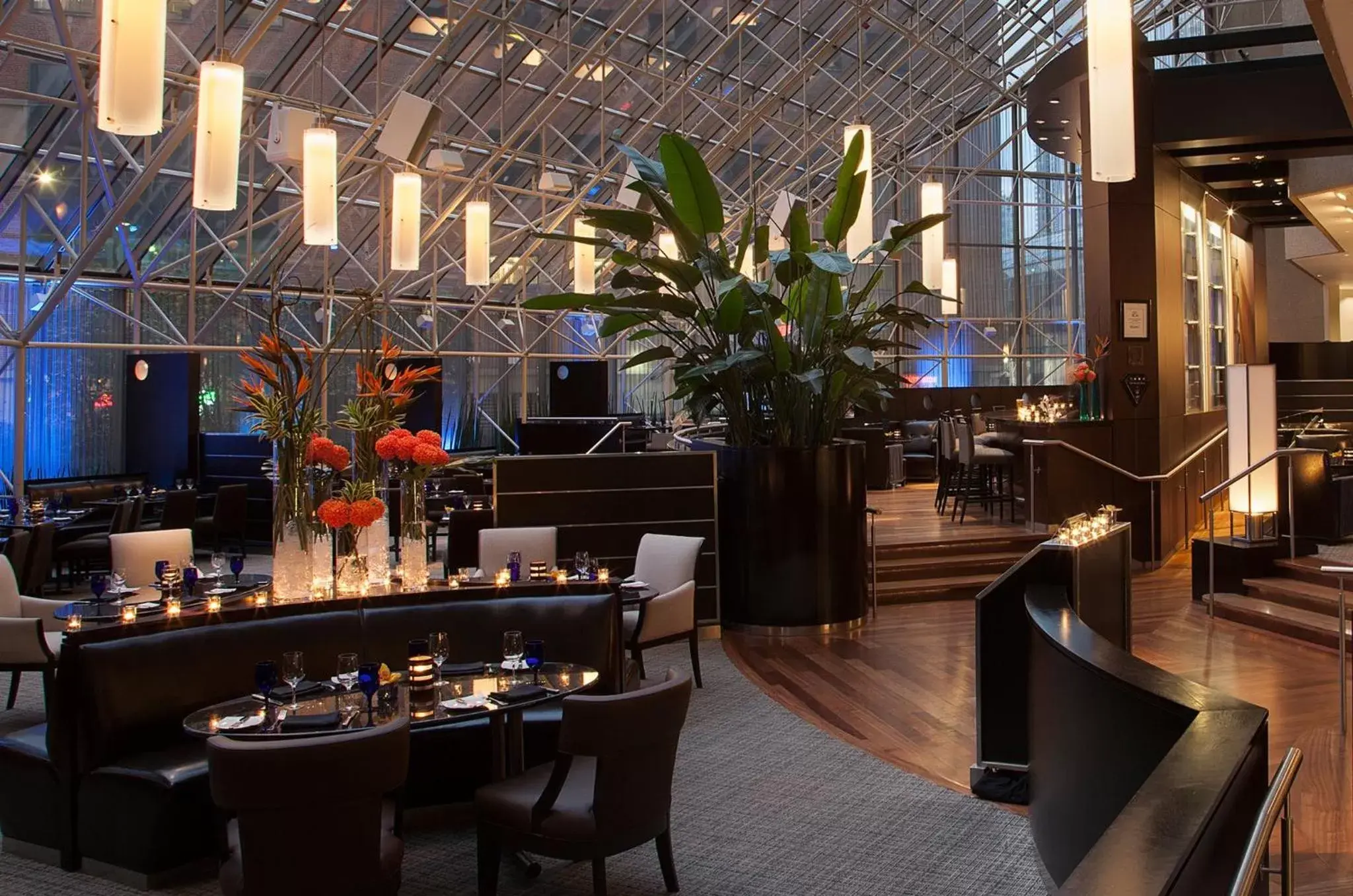 Restaurant/places to eat, Lounge/Bar in InterContinental Toronto Centre, an IHG Hotel