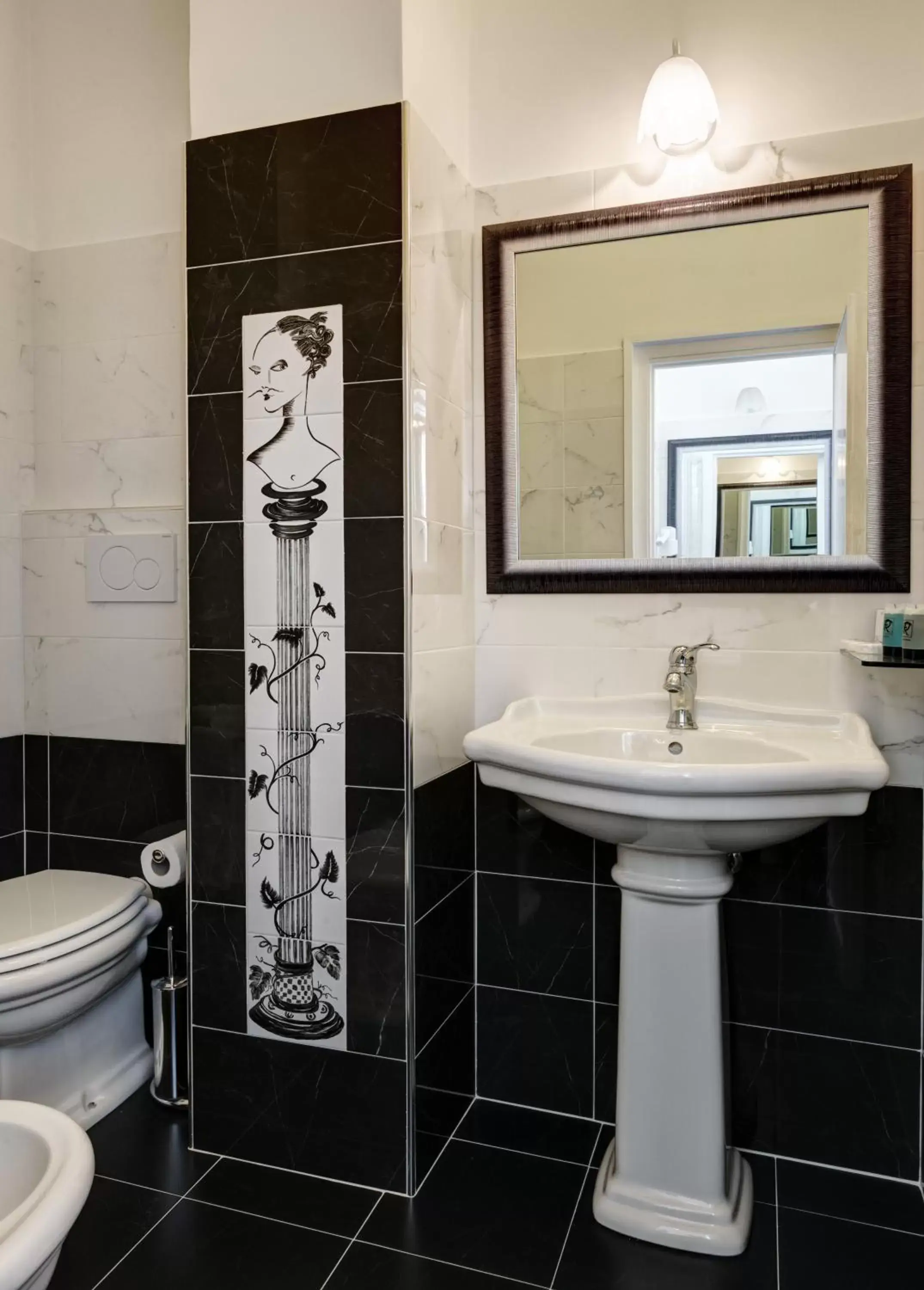 Bathroom in Hotel Residenza In Farnese