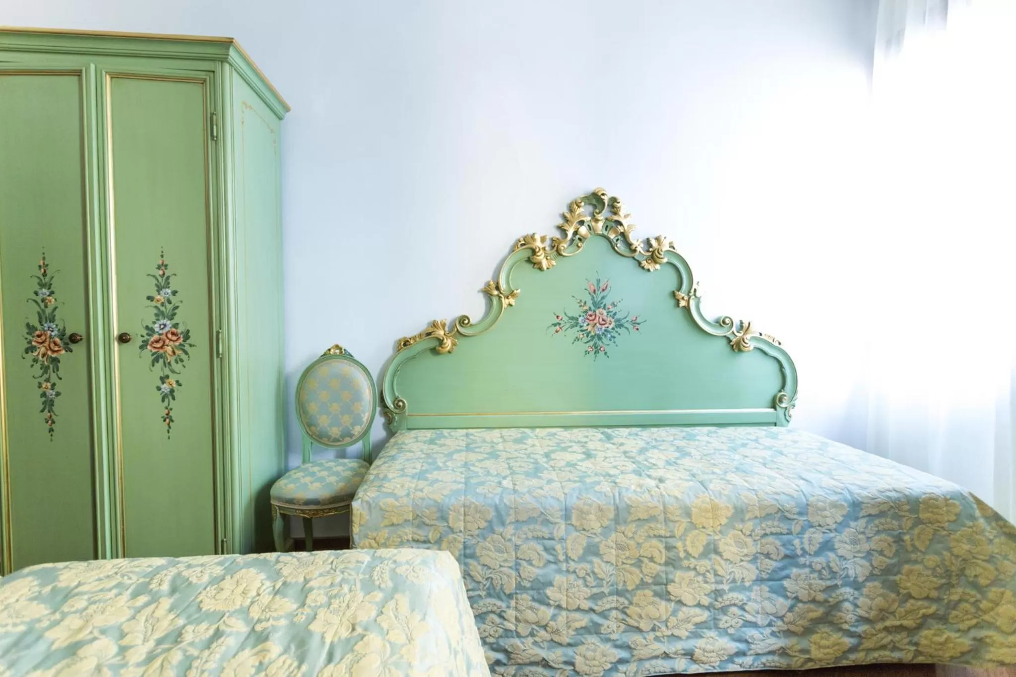 Bed in Hotel Serenissima