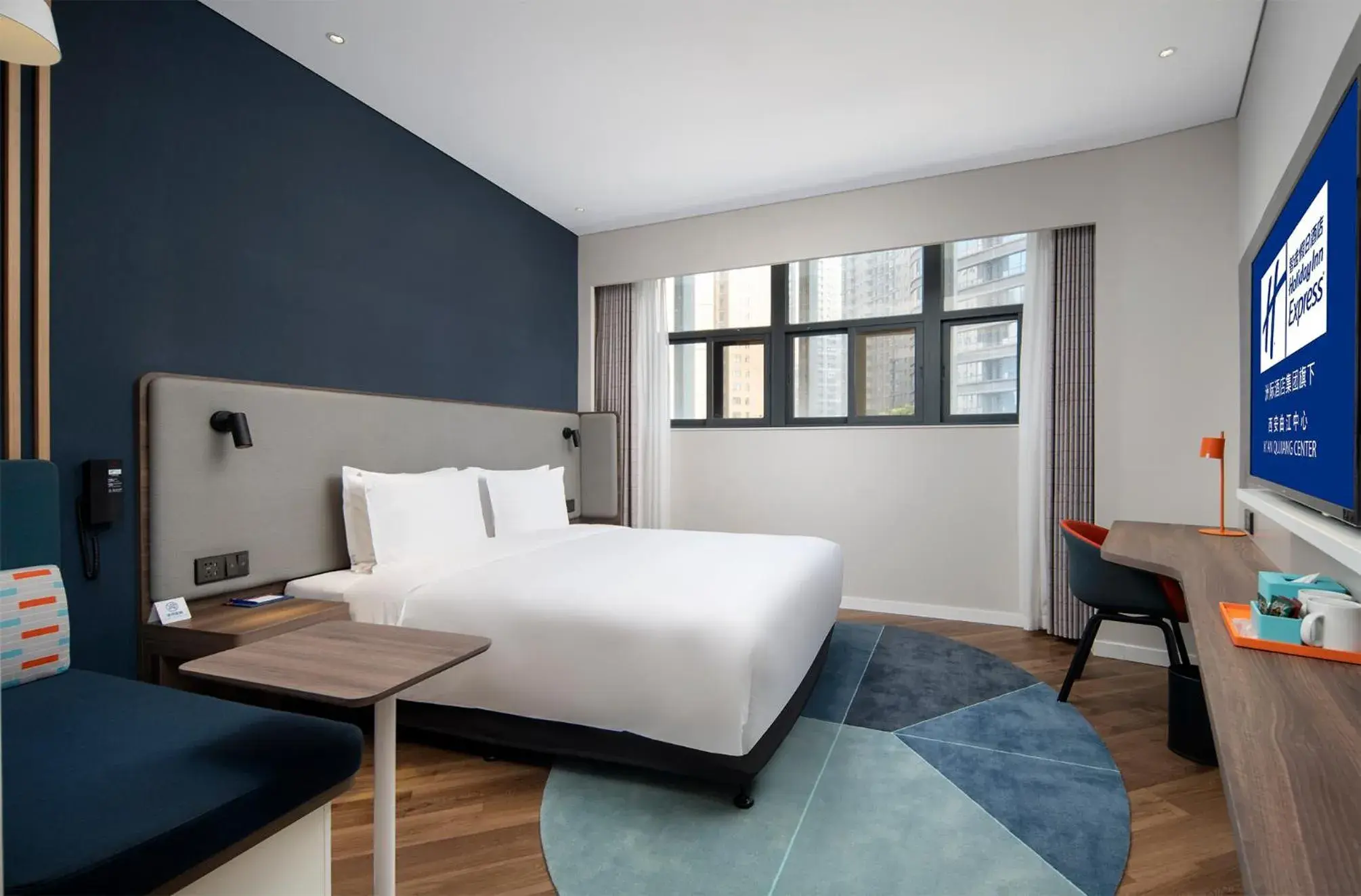 Property building, Bed in Holiday Inn Express Xi'an Qujiang Center, an IHG Hotel