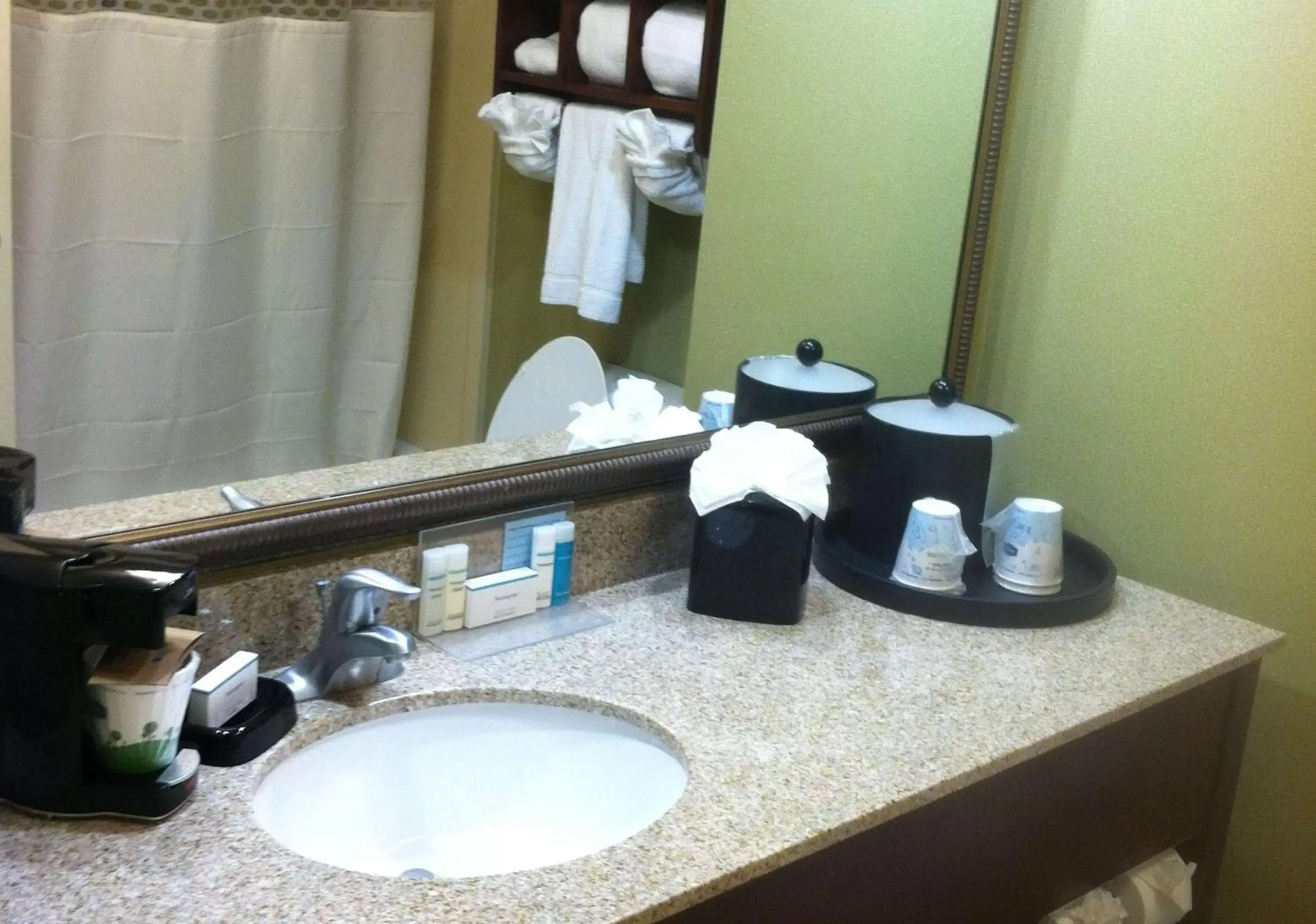 Bathroom in Hampton Inn New Bern