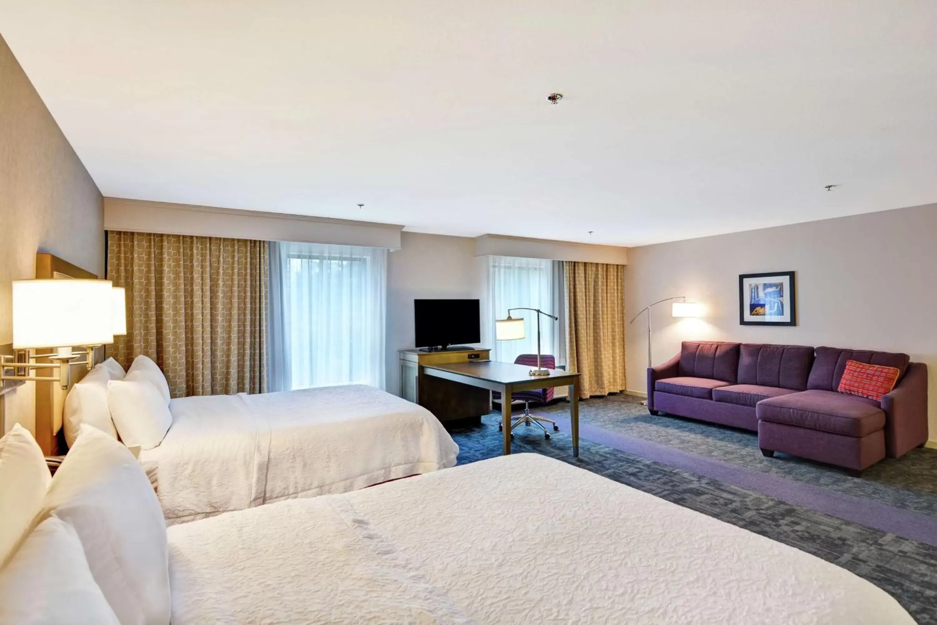 Bedroom in Hampton Inn By Hilton Suites Ashland, Ohio