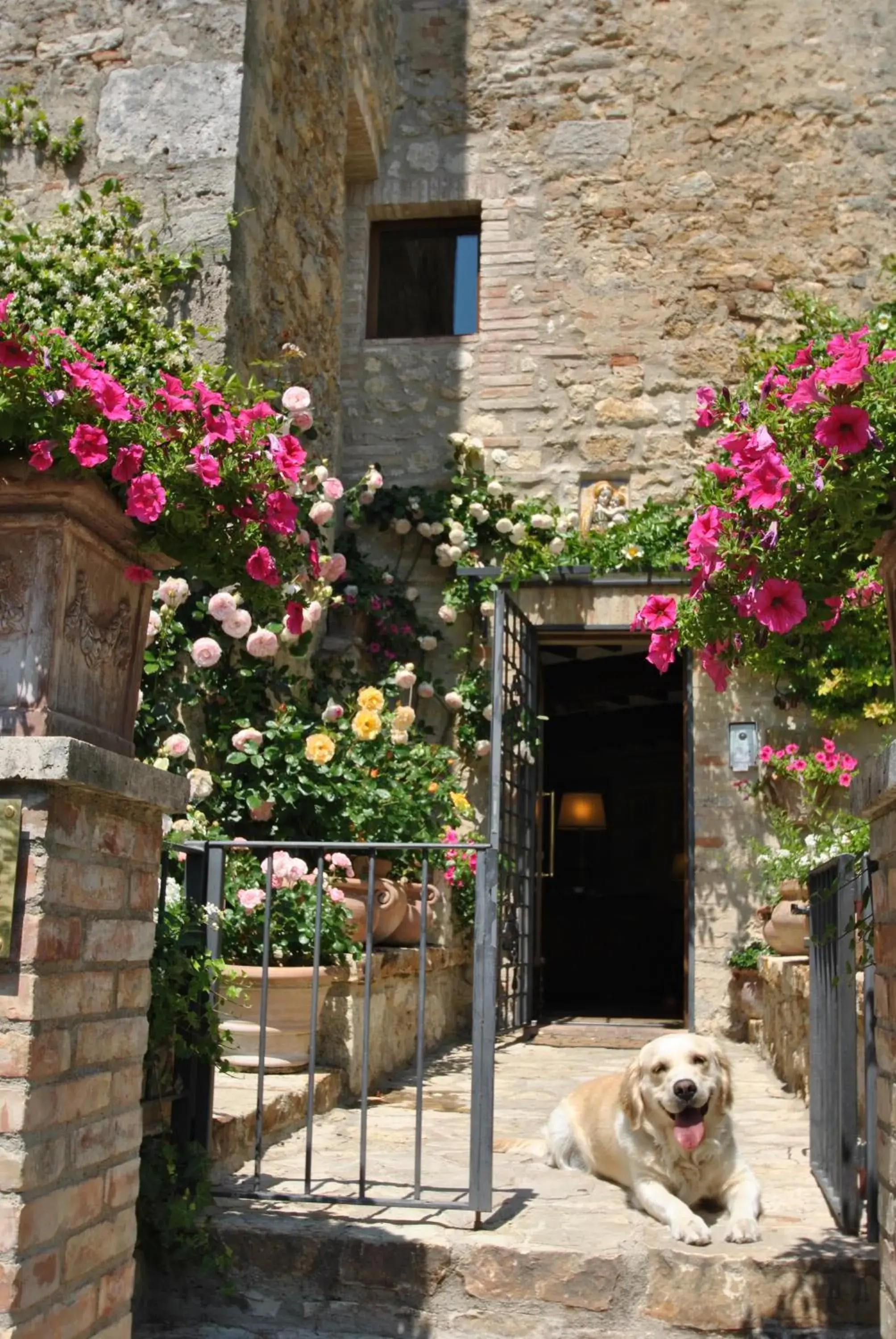 Facade/entrance in Torre Sangiovanni Albergo e Ristorante