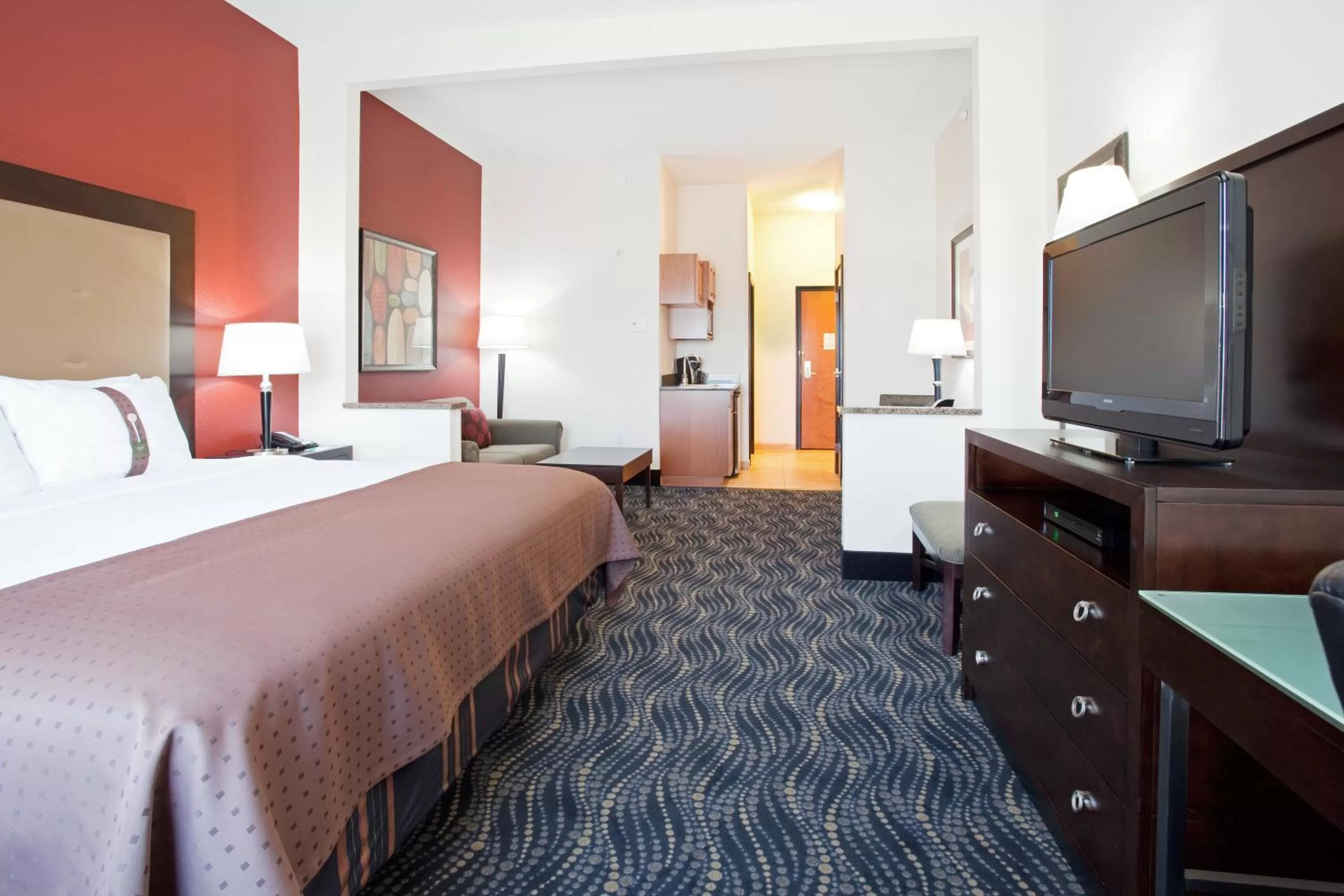 Photo of the whole room, Bed in Holiday Inn Hotel & Suites Grand Junction-Airport by IHG