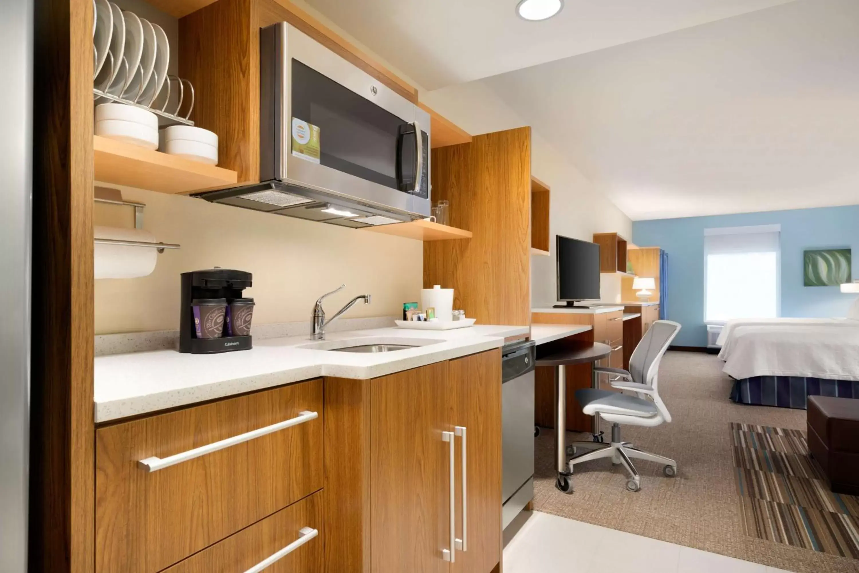 Bedroom, Kitchen/Kitchenette in Home2 Suites By Hilton Joliet Plainfield