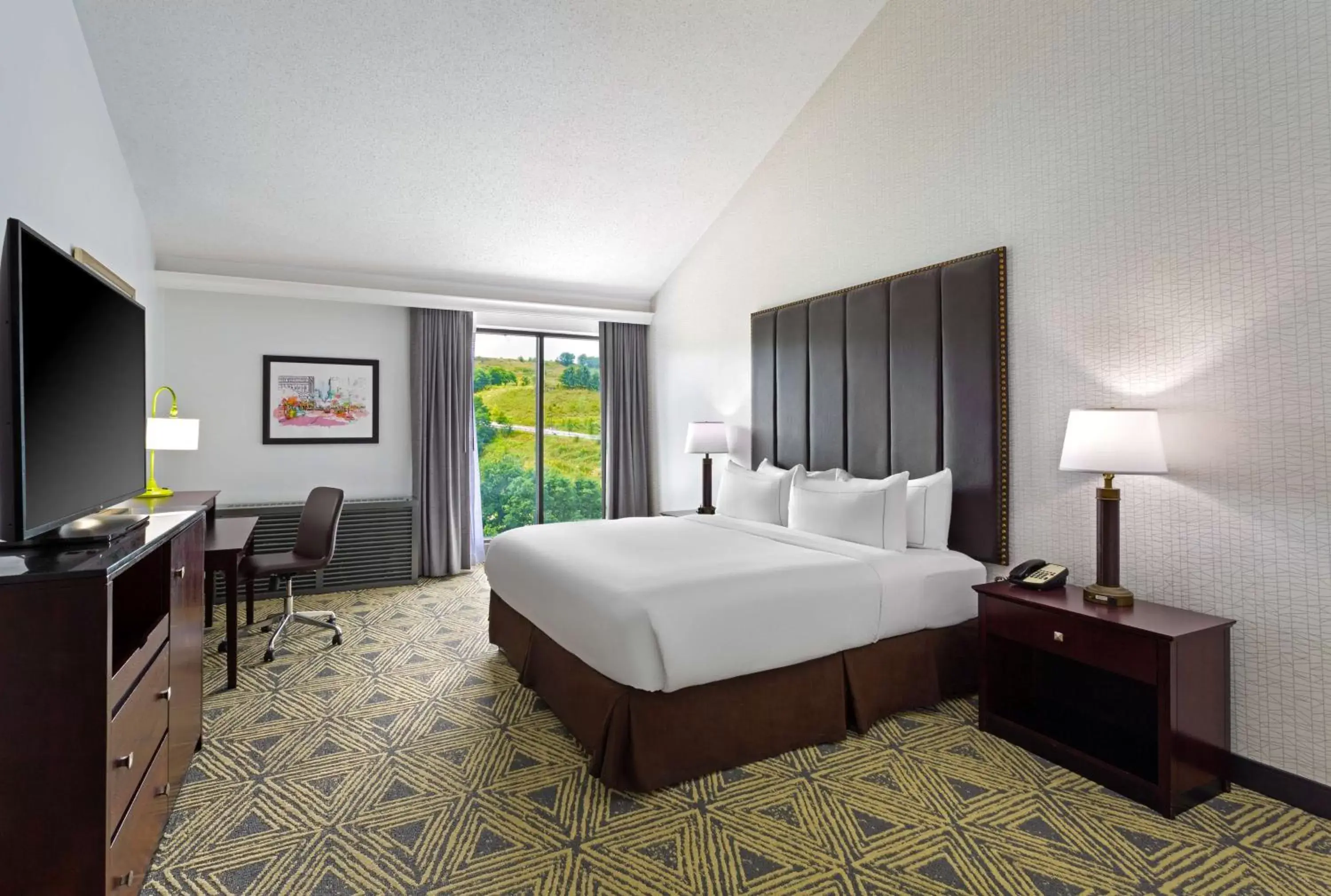 Queen Room with Two Queen Beds - Mobility Accessible/Non-Smoking in DoubleTree by Hilton Washington Meadow Lands Casino Area Queen Room with Two Queen Beds - Mobility Accessible/Non-Smoking in DoubleTree by Hilton Washington Meadow Lands Casino Area