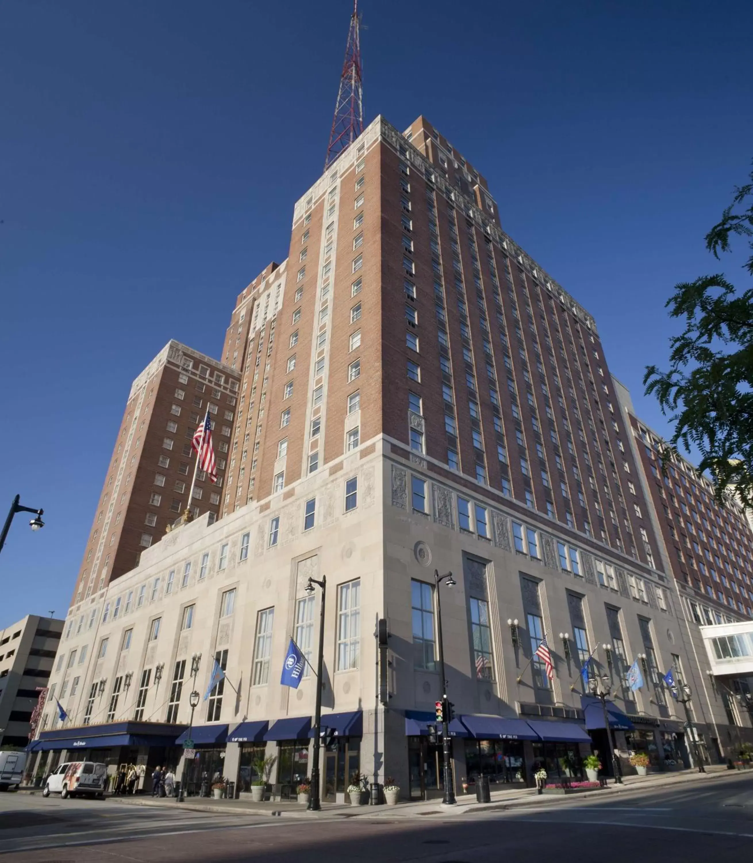 Property Building in Hilton Milwaukee City Center