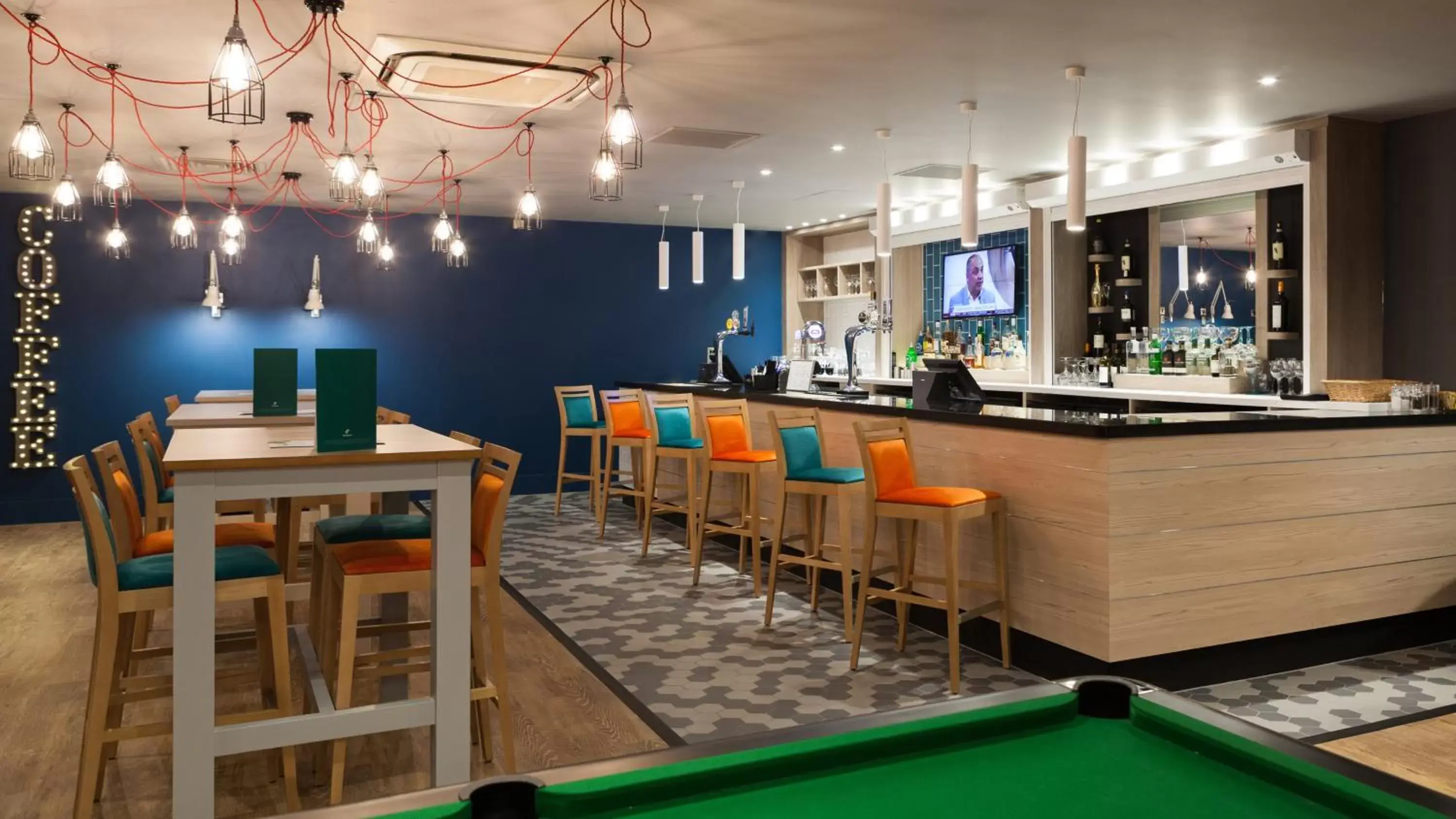 Lounge or bar, Lounge/Bar in Holiday Inn Runcorn M56 Junction 12, an IHG Hotel