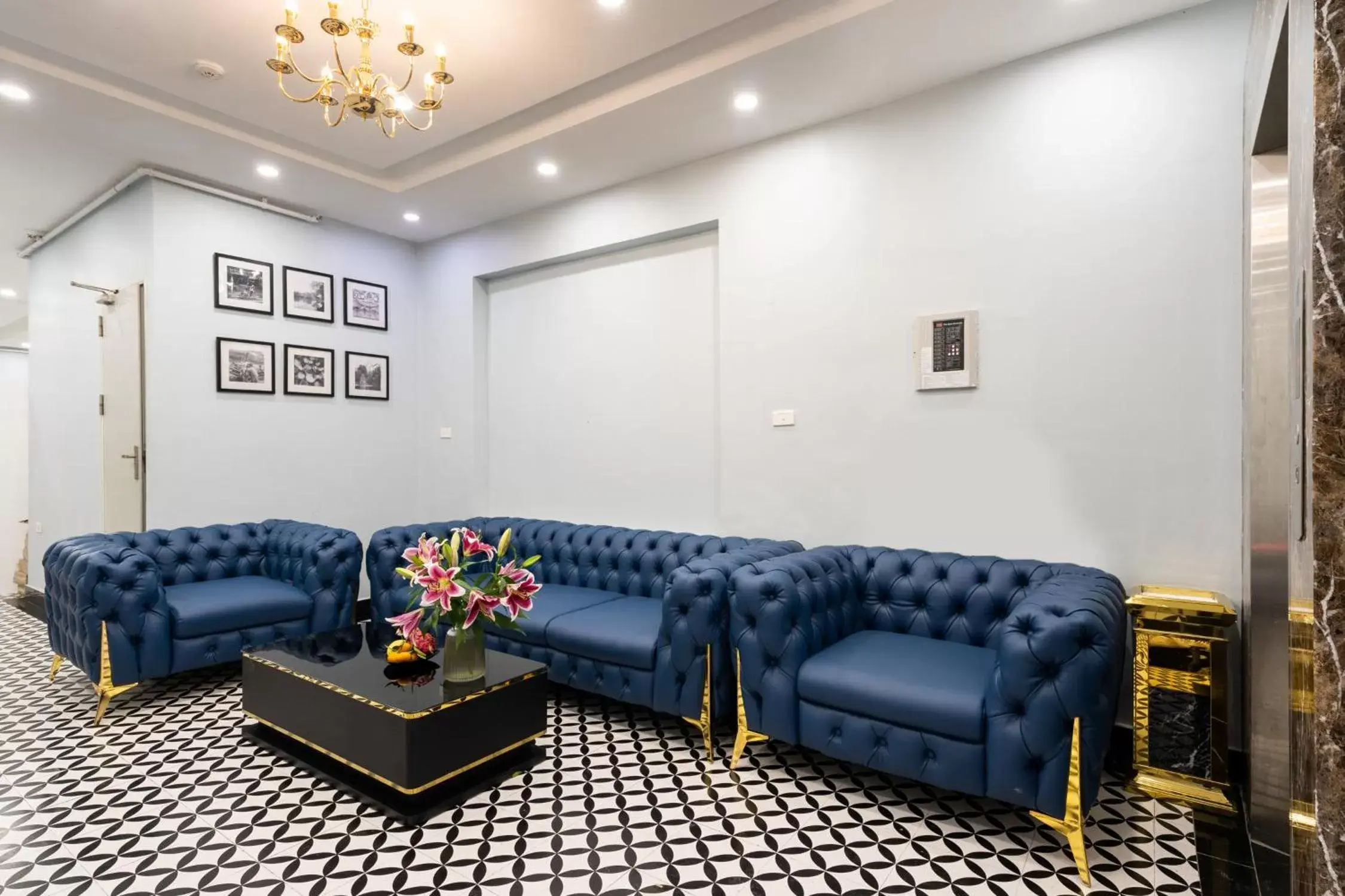 Living room in Hanoi Memory Legends Hotel Living room in Hanoi Memory Legends Hotel