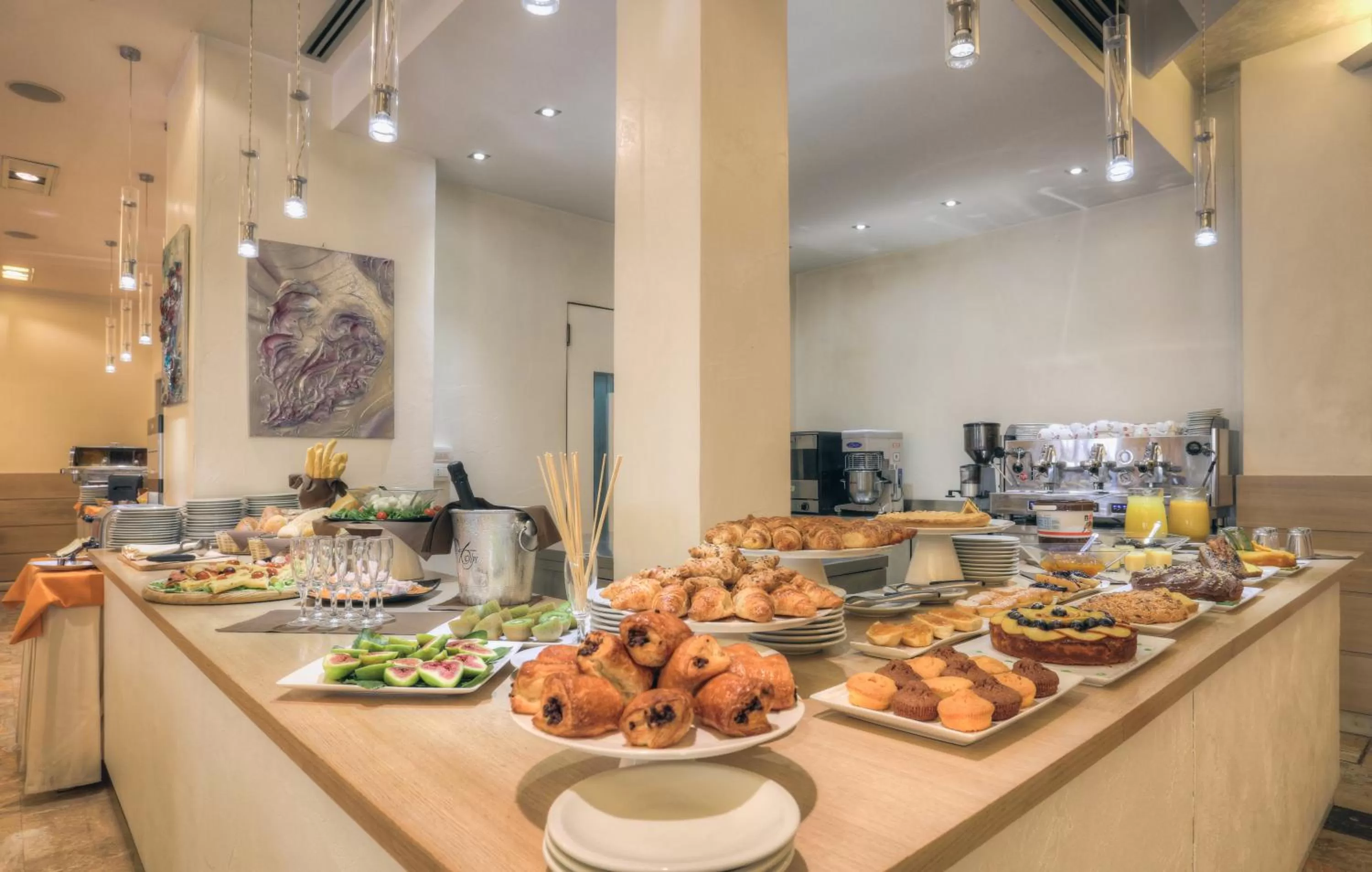 Restaurant/places to eat in Hotel Boemia