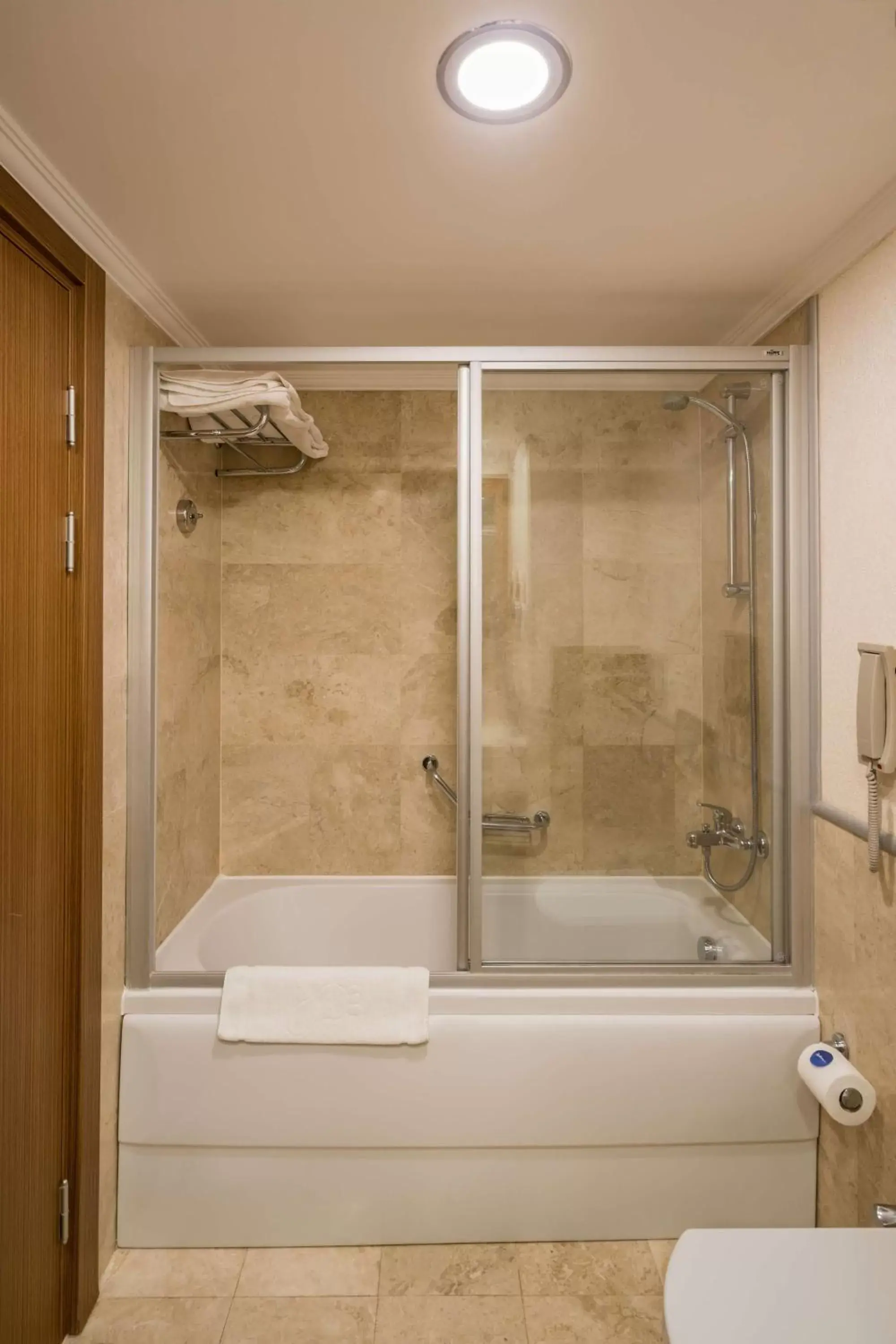 Bathroom in Radisson Blu Resort & Spa Cesme