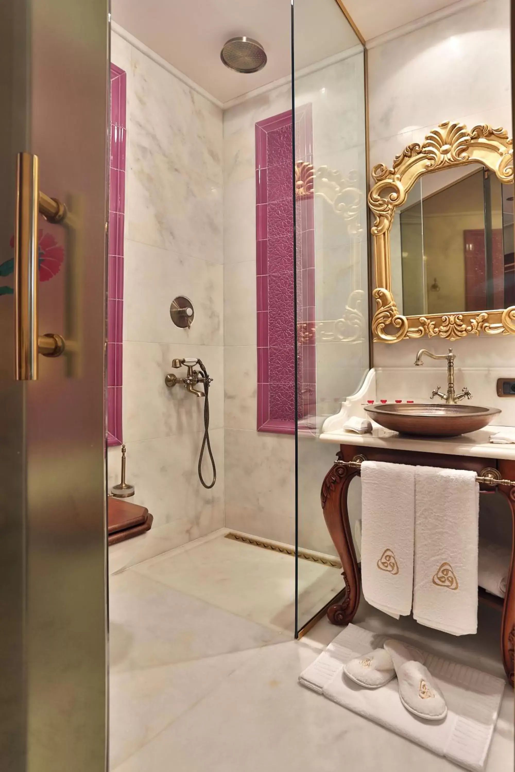 Shower, Bathroom in Daru Sultan Hotels Galata