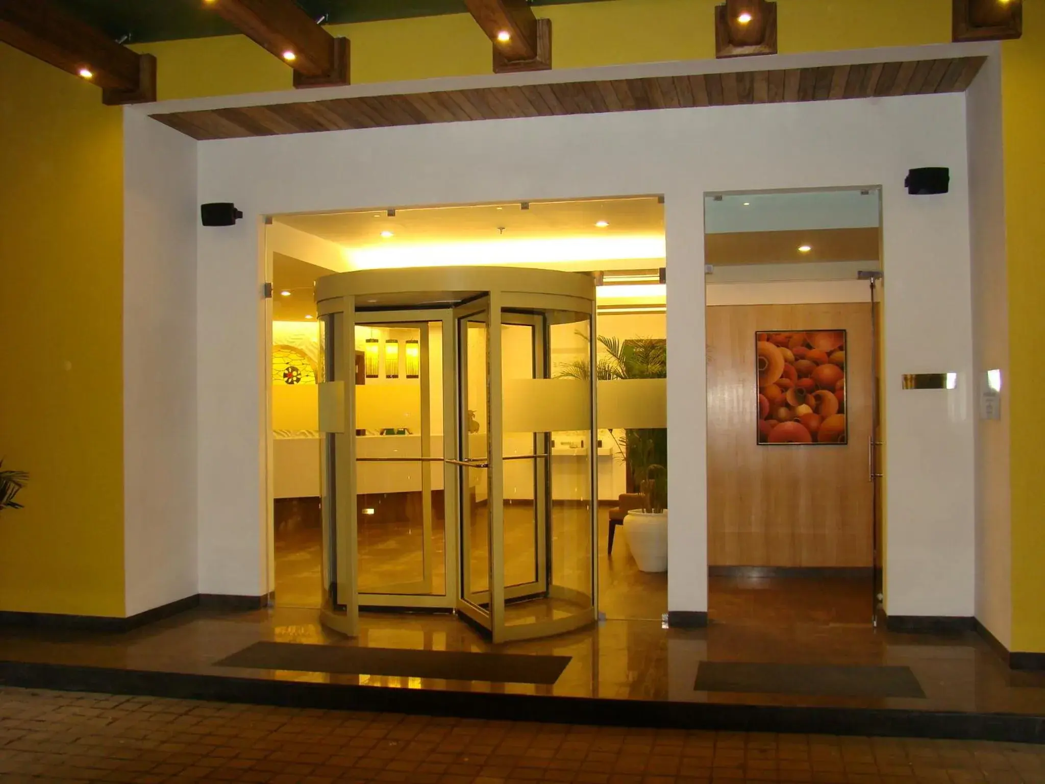 Facade/entrance in Lemon Tree Hotel Chennai