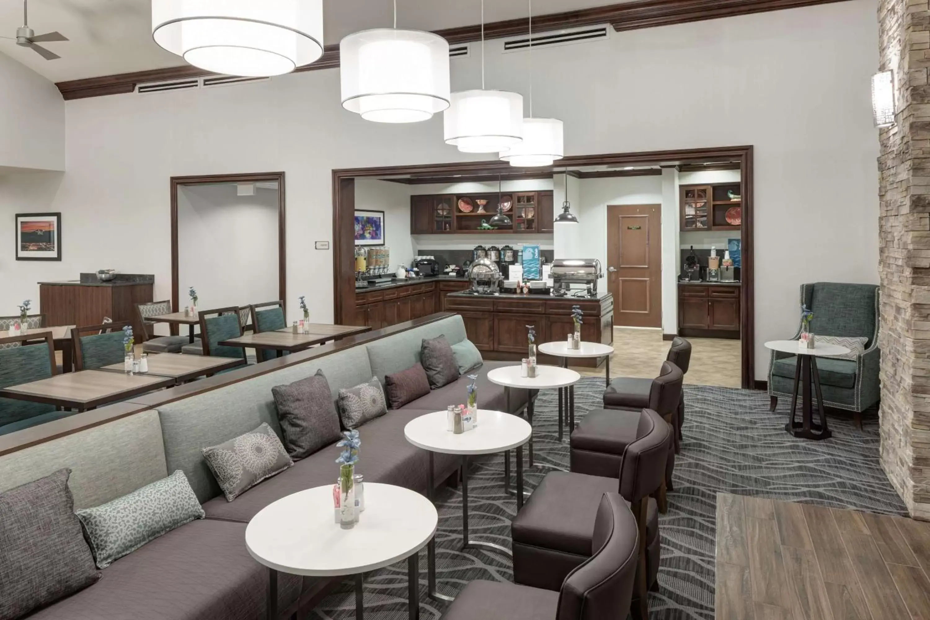 Breakfast, Lounge/Bar in Homewood Suites by Hilton El Paso Airport