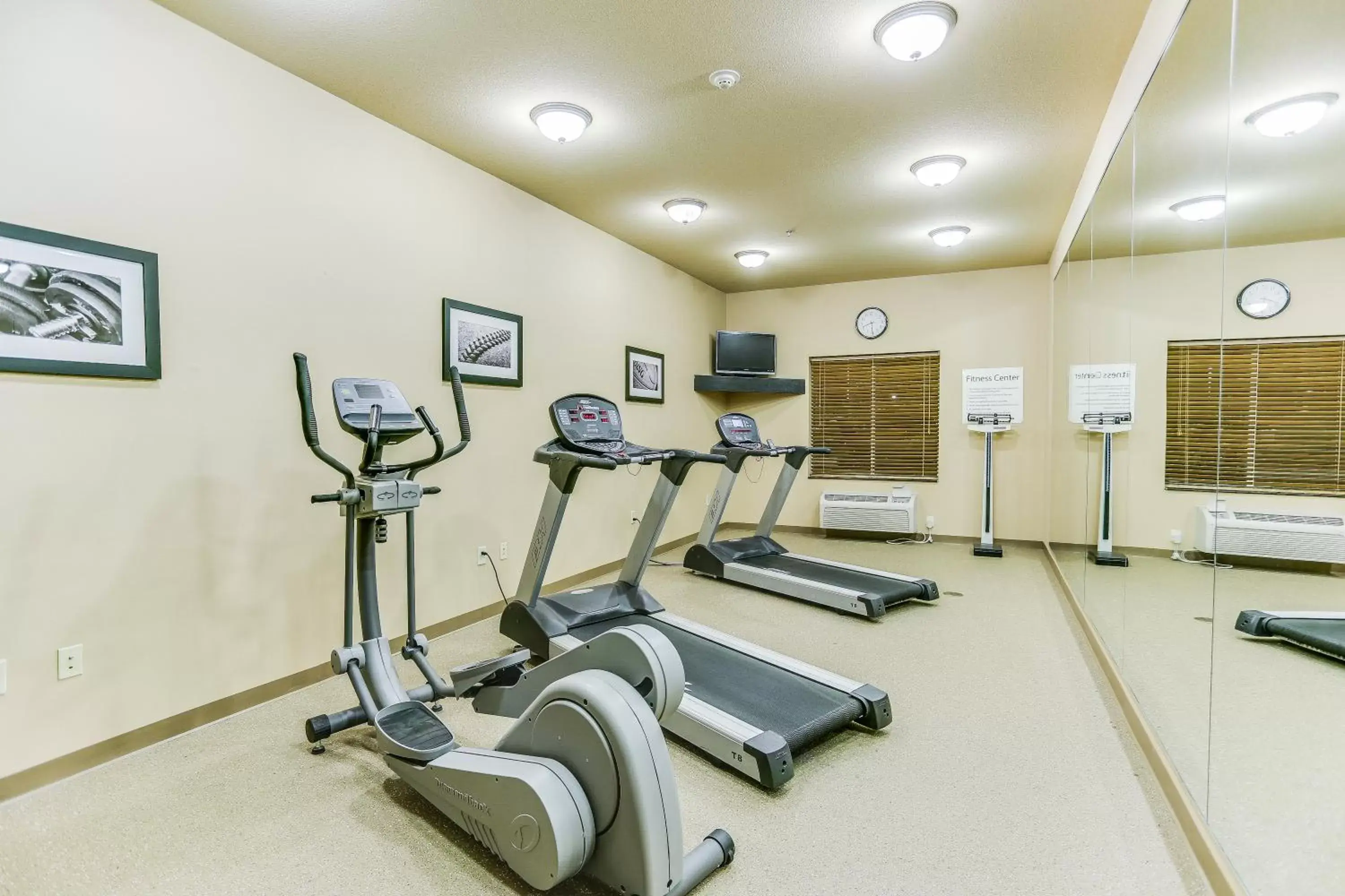 Fitness centre/facilities, Fitness Center/Facilities in Holiday Inn Express Hotel & Suites Huntsville, an IHG Hotel