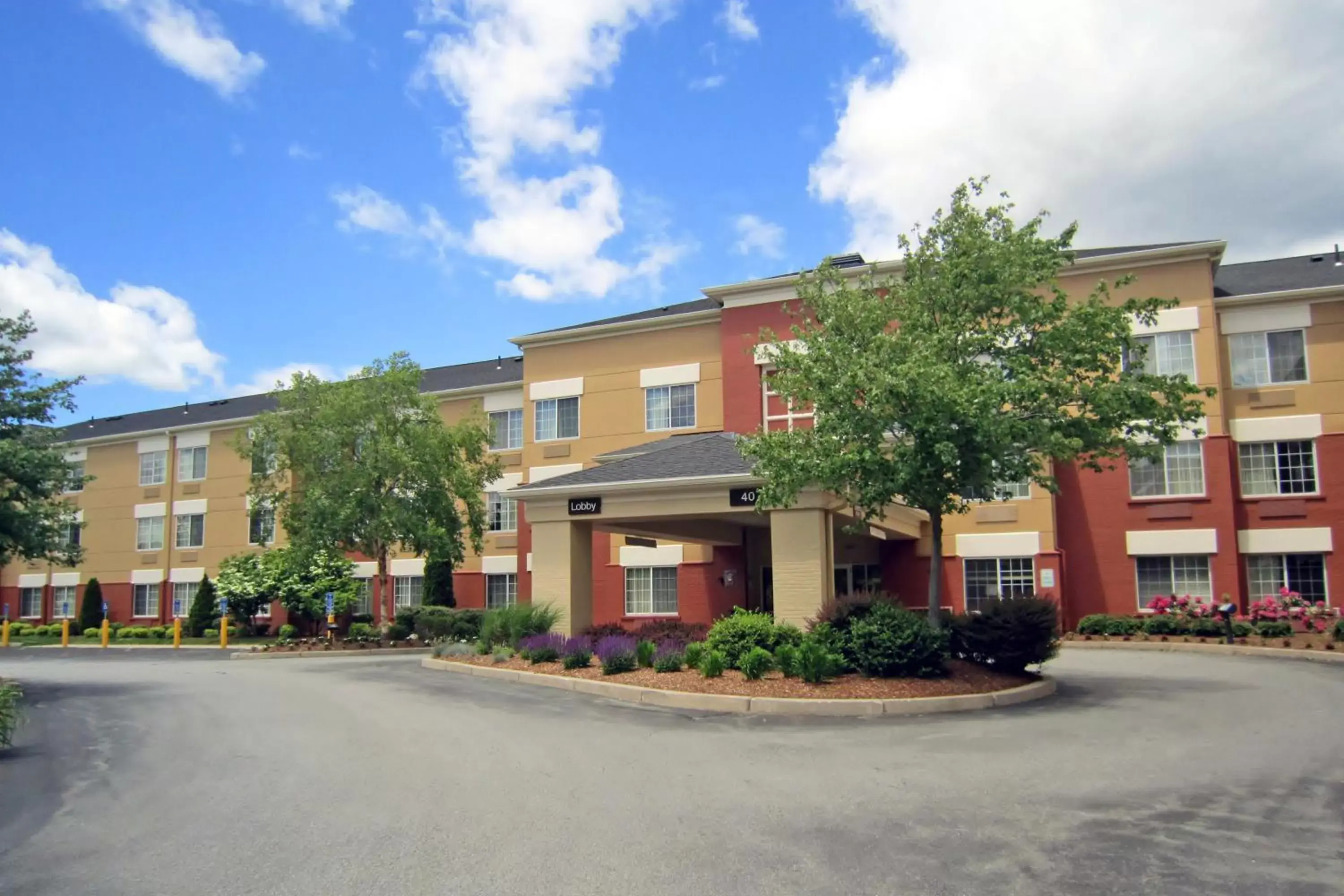 Property Building in Extended Stay America Suites - Boston - Burlington