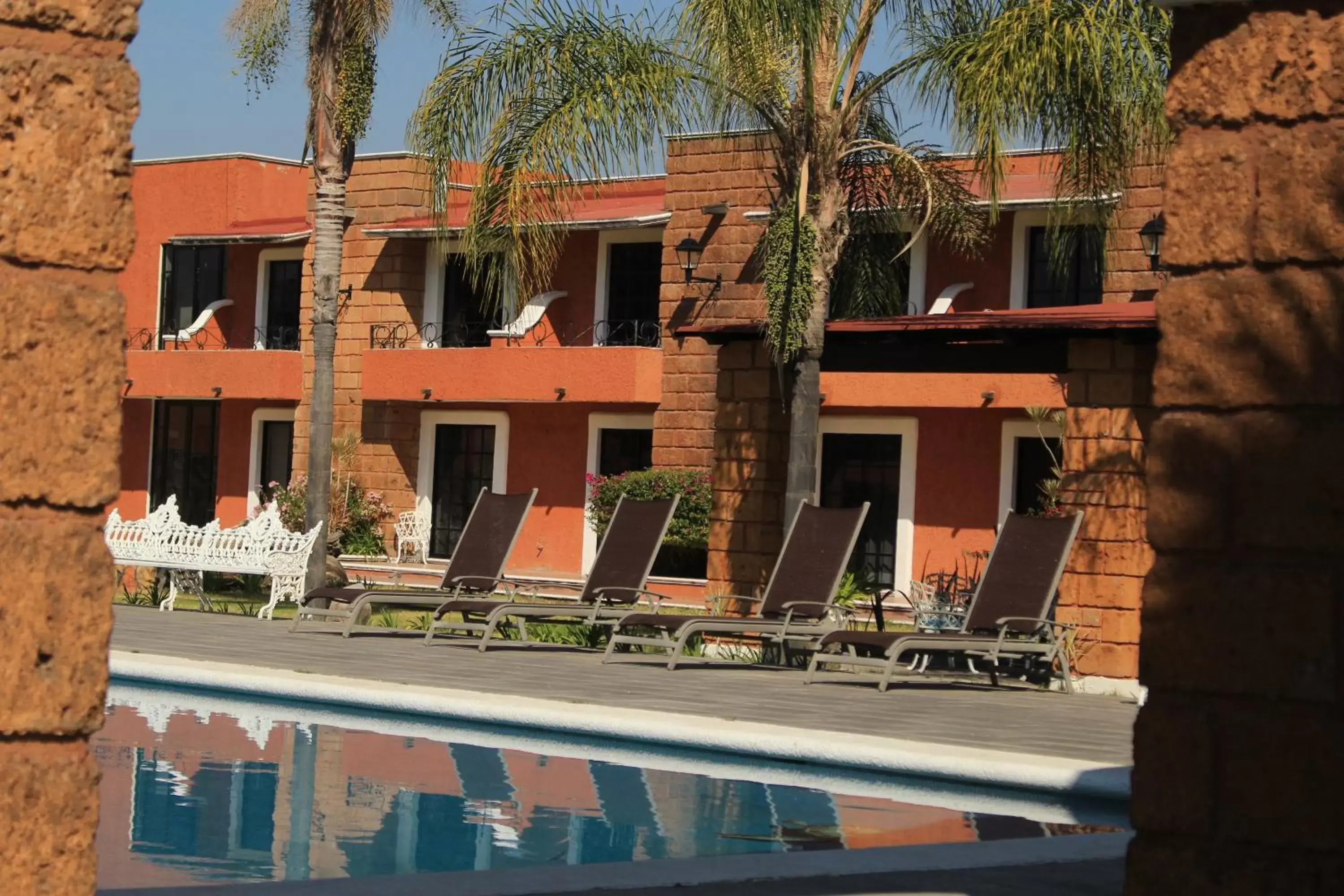Swimming pool, Property Building in Hotel Meson del Puente