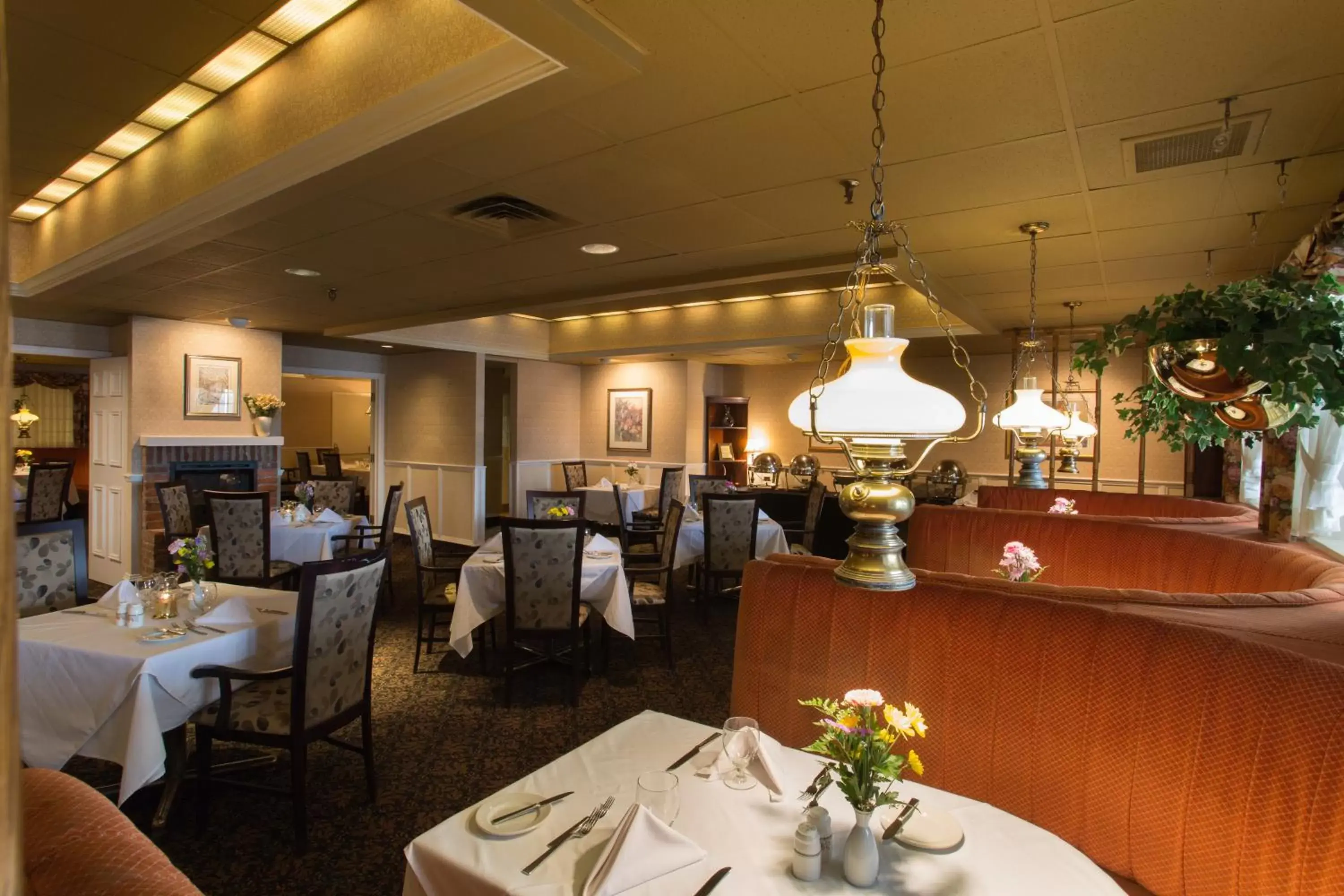 Restaurant/Places to Eat in The Fredericton Inn