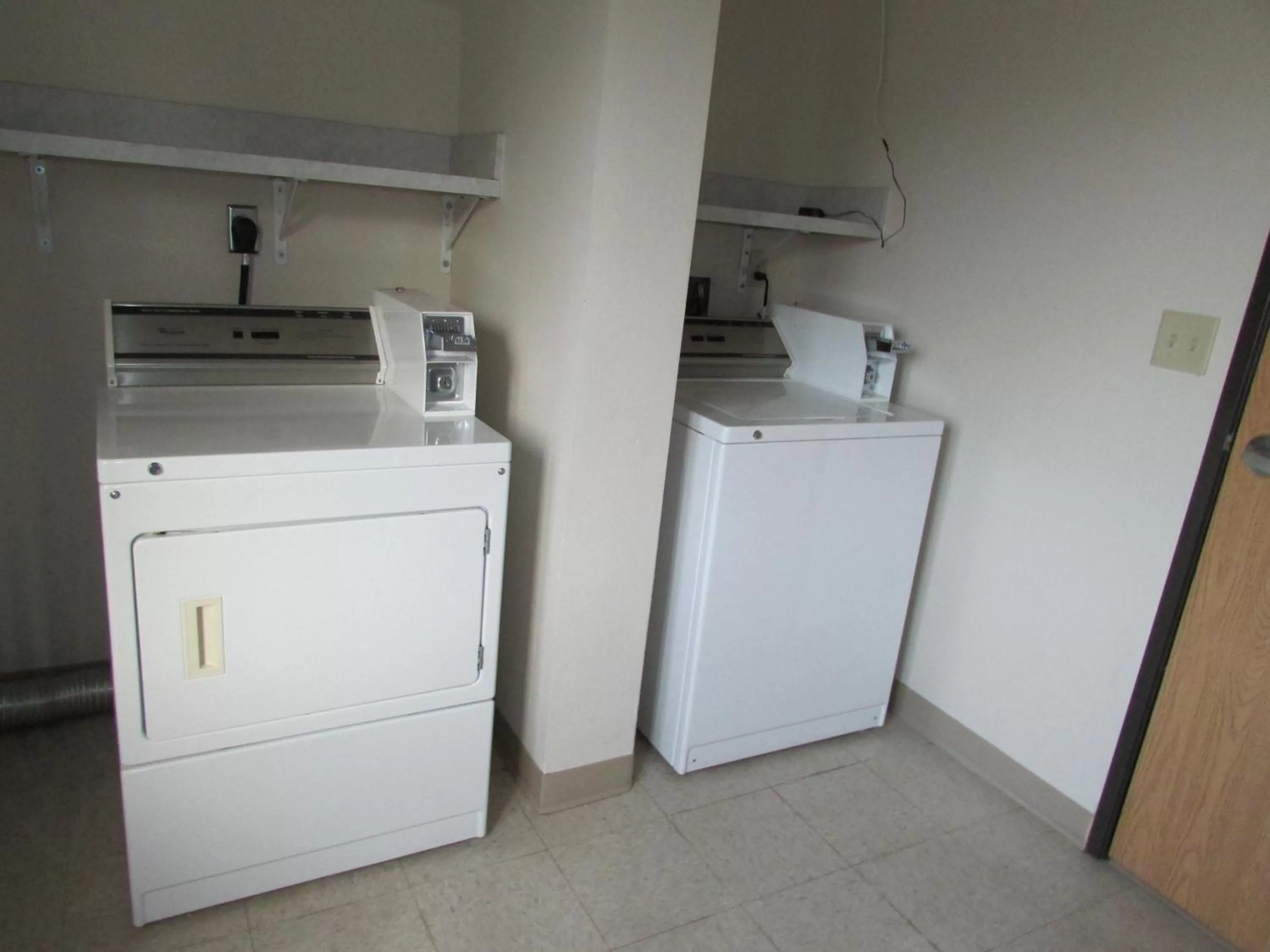 Other, Kitchen/Kitchenette in AmeriVu Inn & Suites