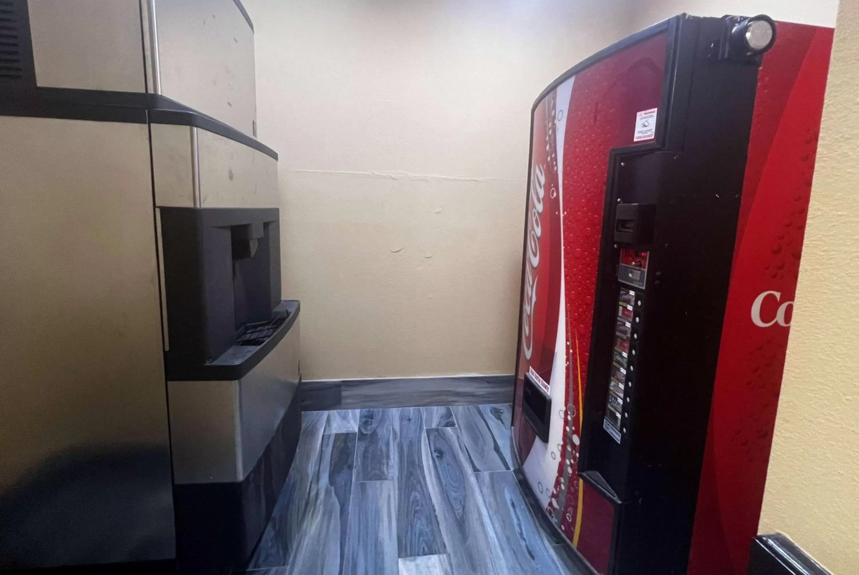 Other in Super 8 by Wyndham Pasadena