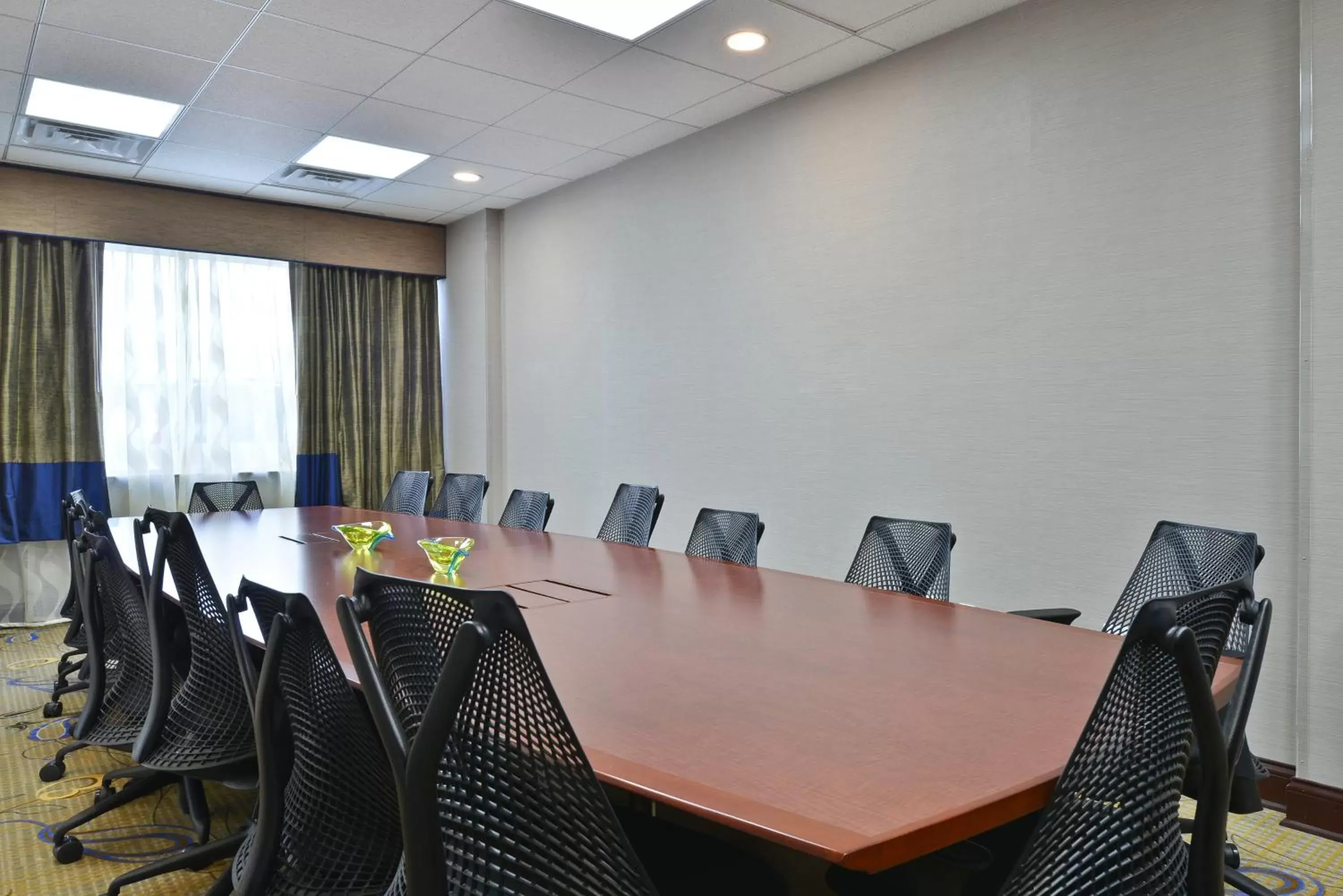 Business facilities, Business Area/Conference Room in Wyndham Garden Elk Grove Village - O'Hare