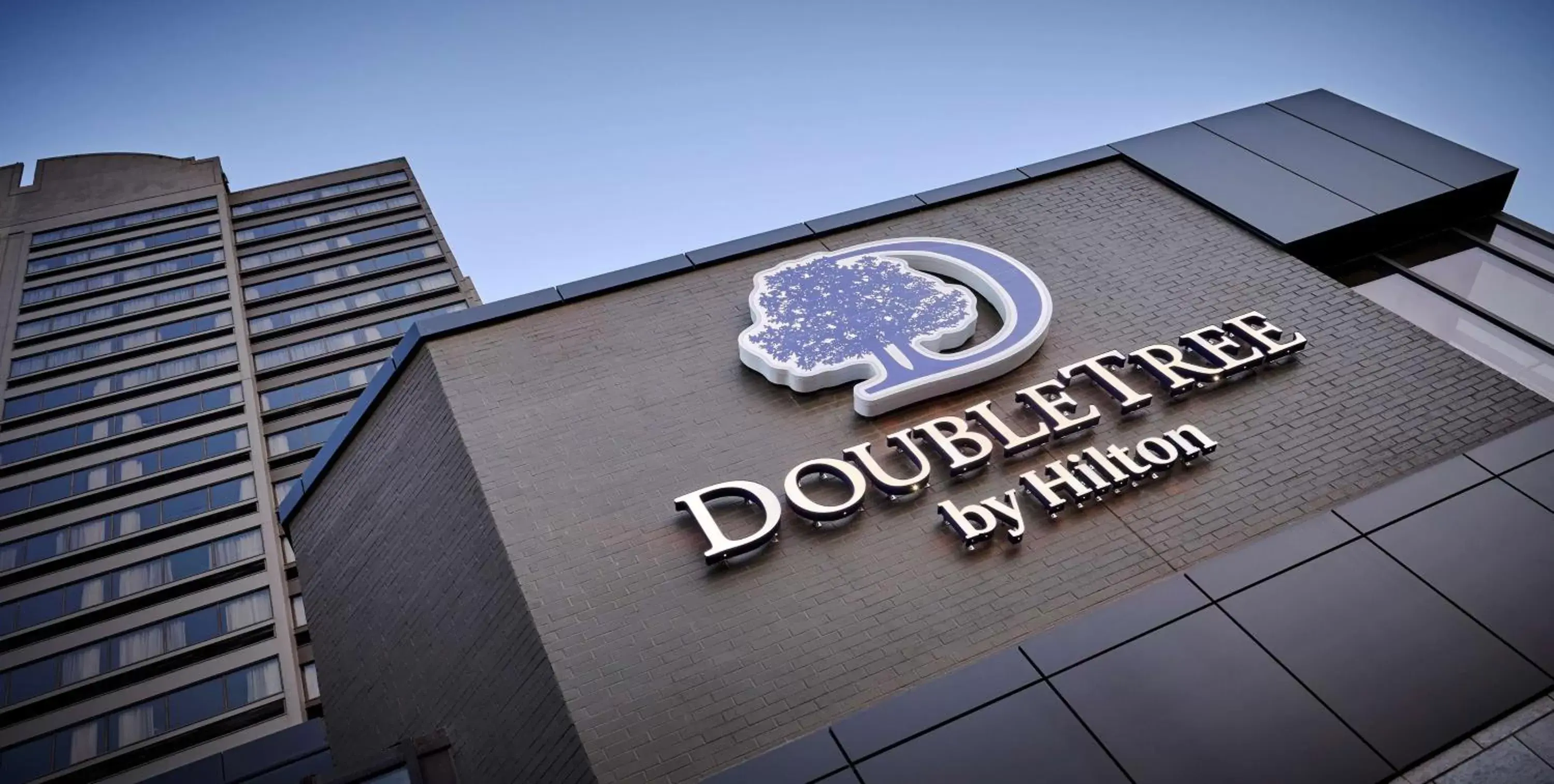 Property building in DoubleTree by Hilton Windsor, ON