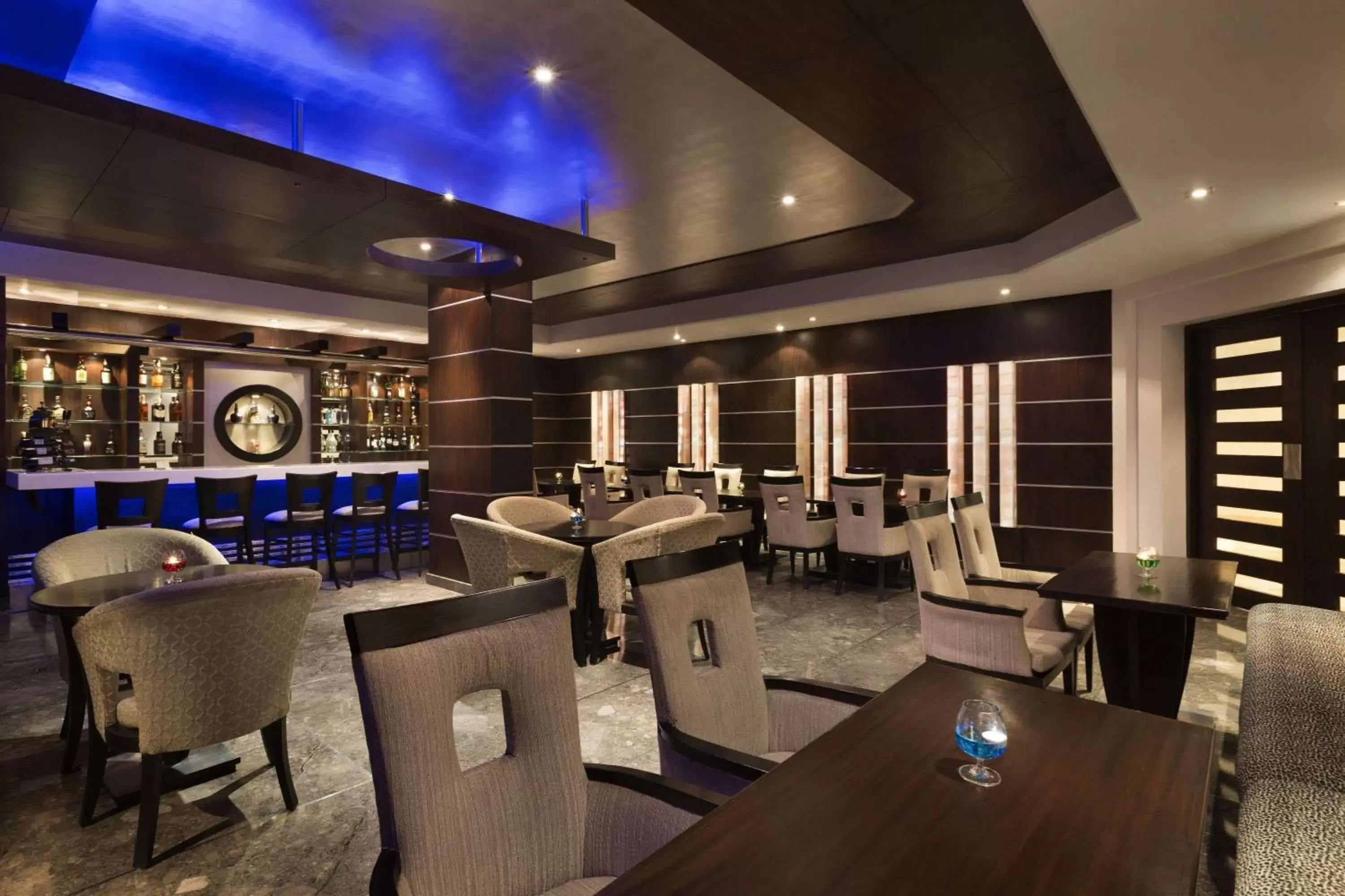 Lounge or bar, Restaurant/Places to Eat in Ramada Plaza by Wyndham JHV Varanasi