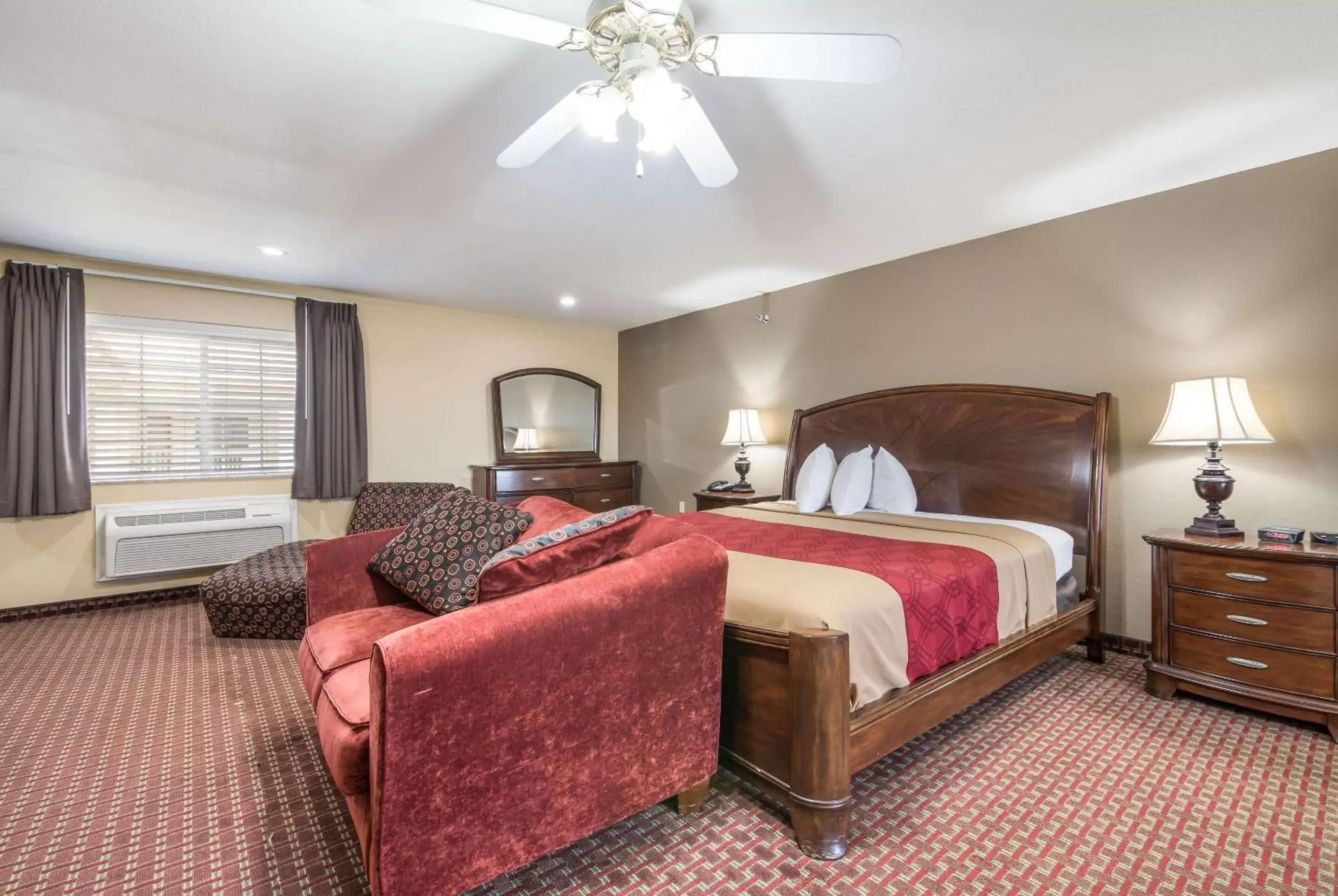Bedroom, Room Photo in Econo Lodge Inn & Suites Bryant