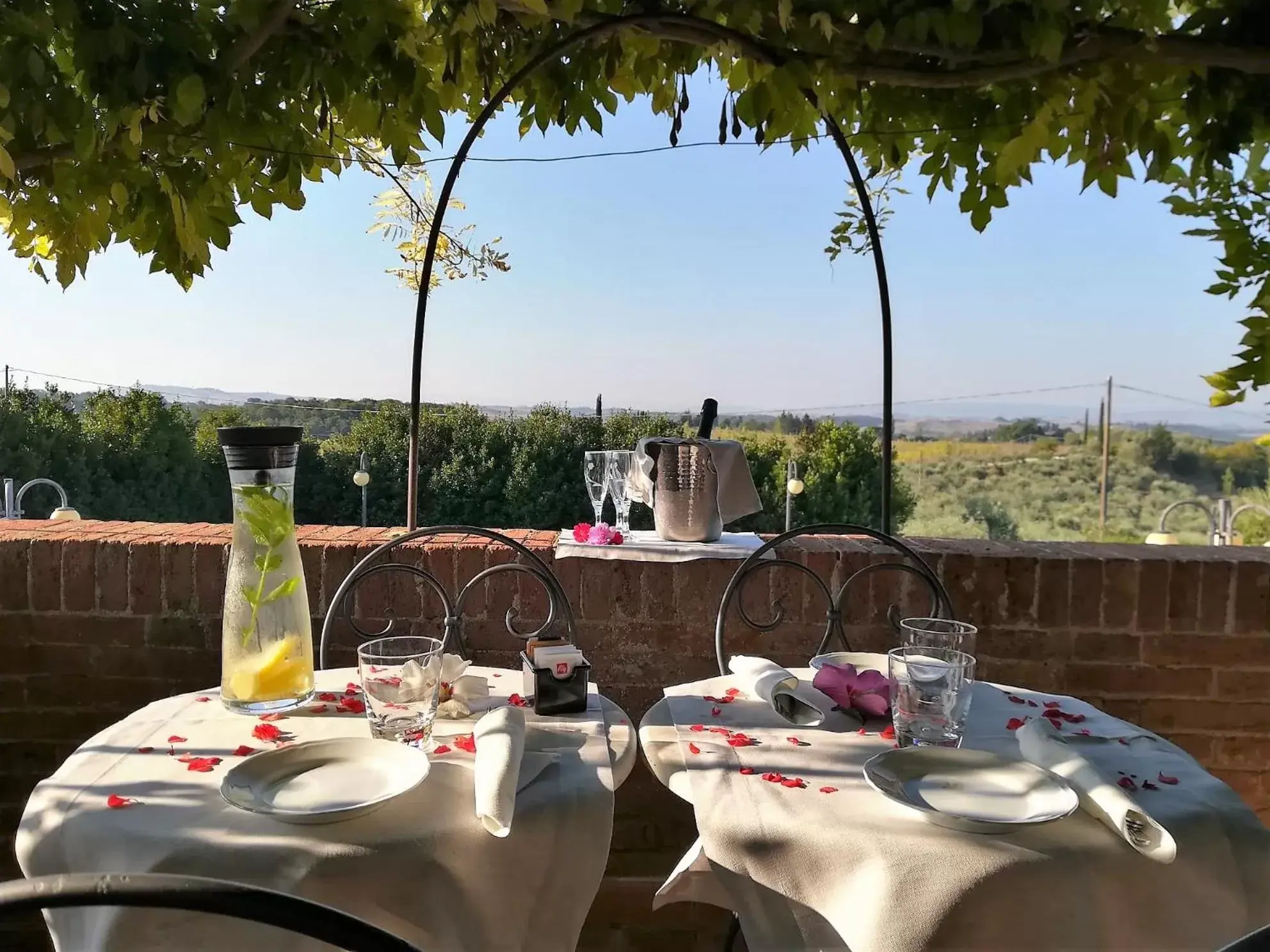 Balcony/Terrace, Restaurant/Places to Eat in Villa Curina Resort