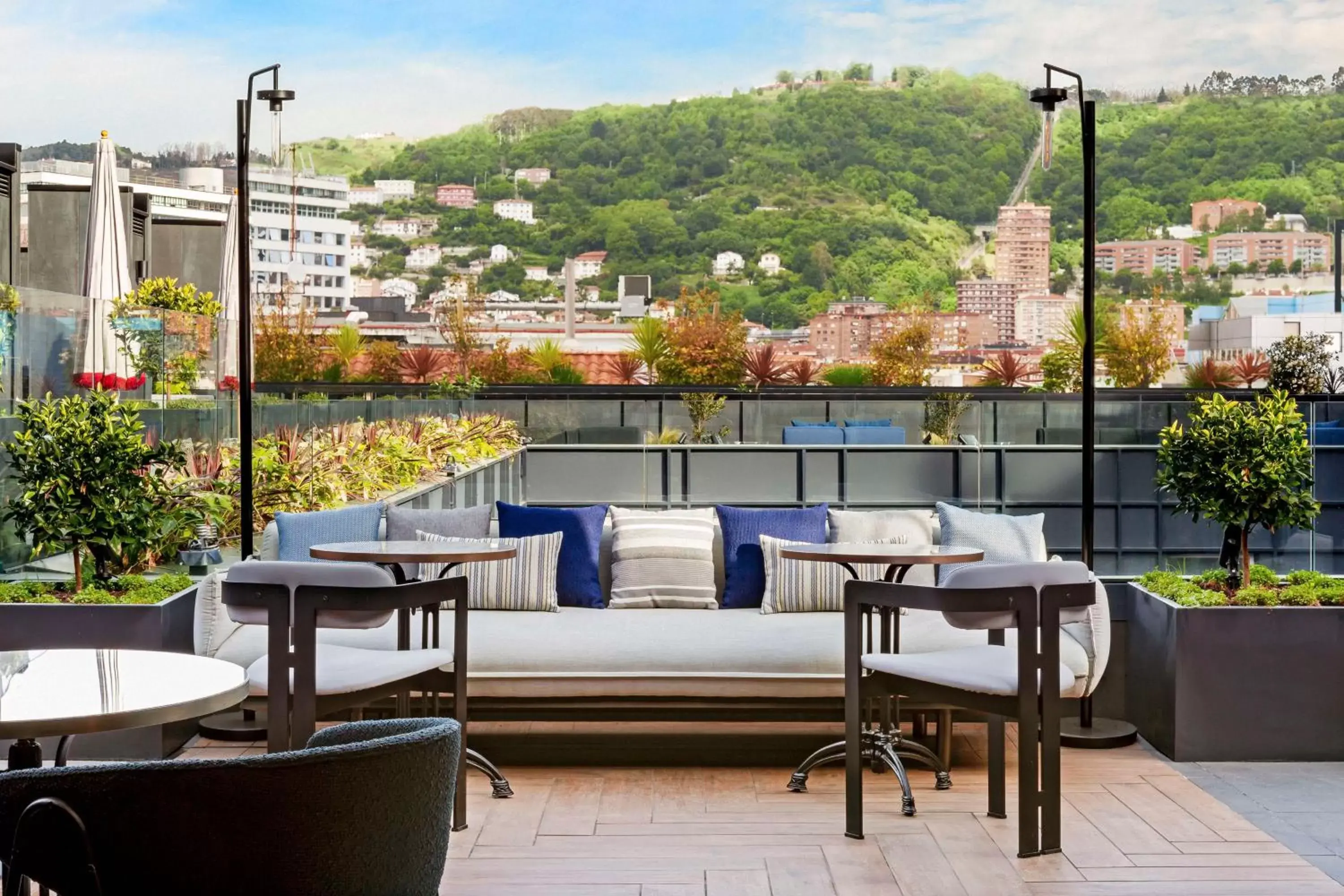 Restaurant/places to eat in Radisson Collection Bilbao