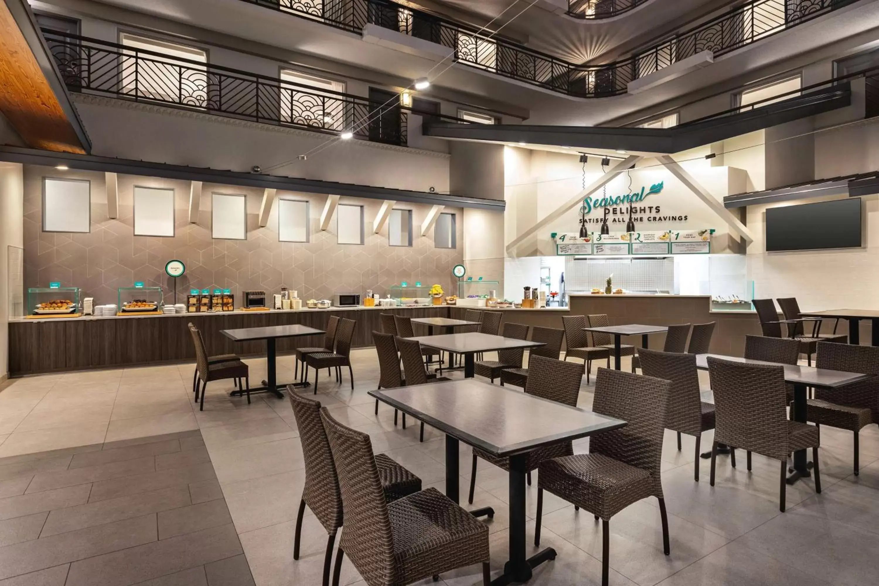 Breakfast, Restaurant/Places to Eat in Embassy Suites by Hilton Miami International Airport