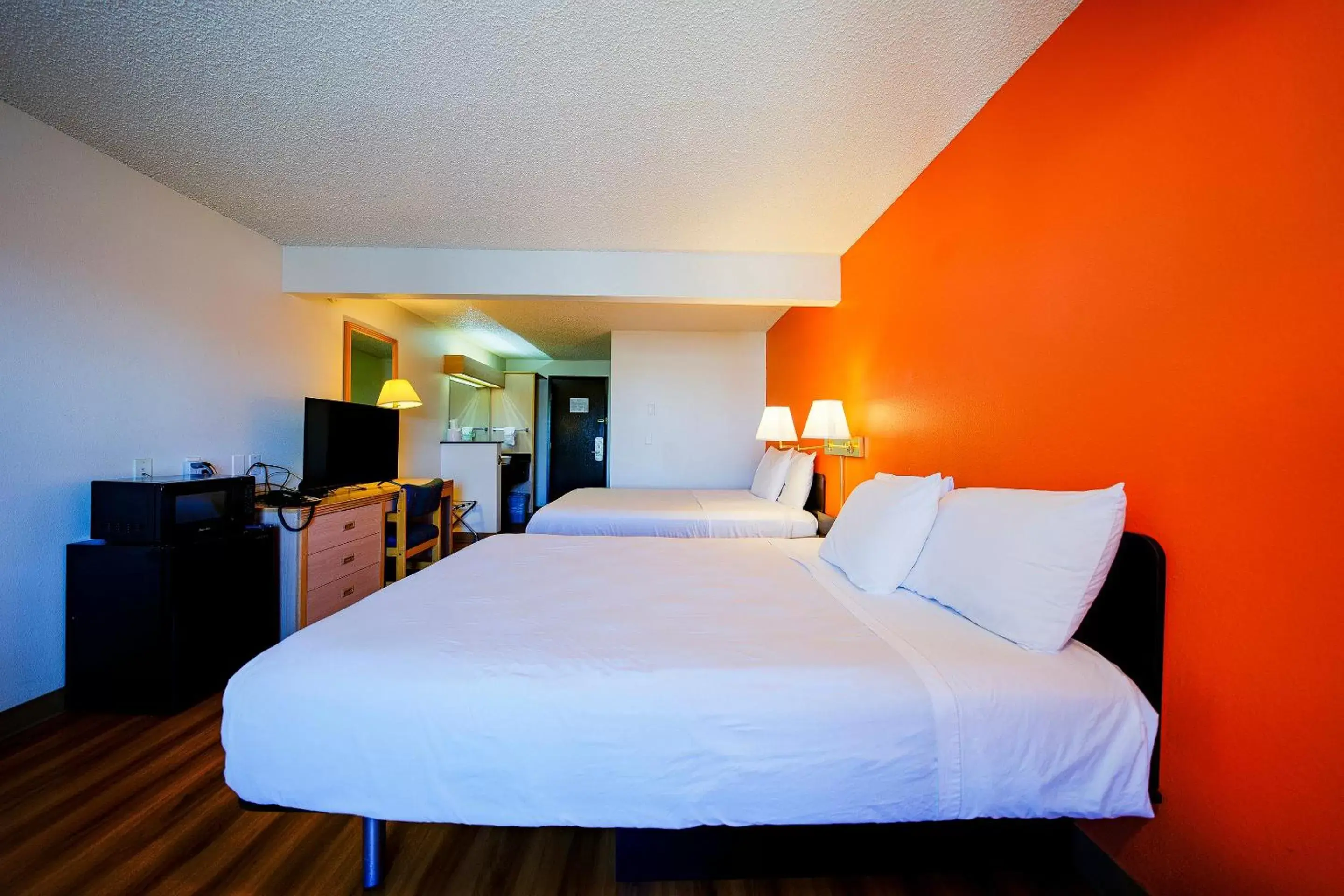 Bedroom, Bed in OYO Hotel Hermiston OR, Downtown