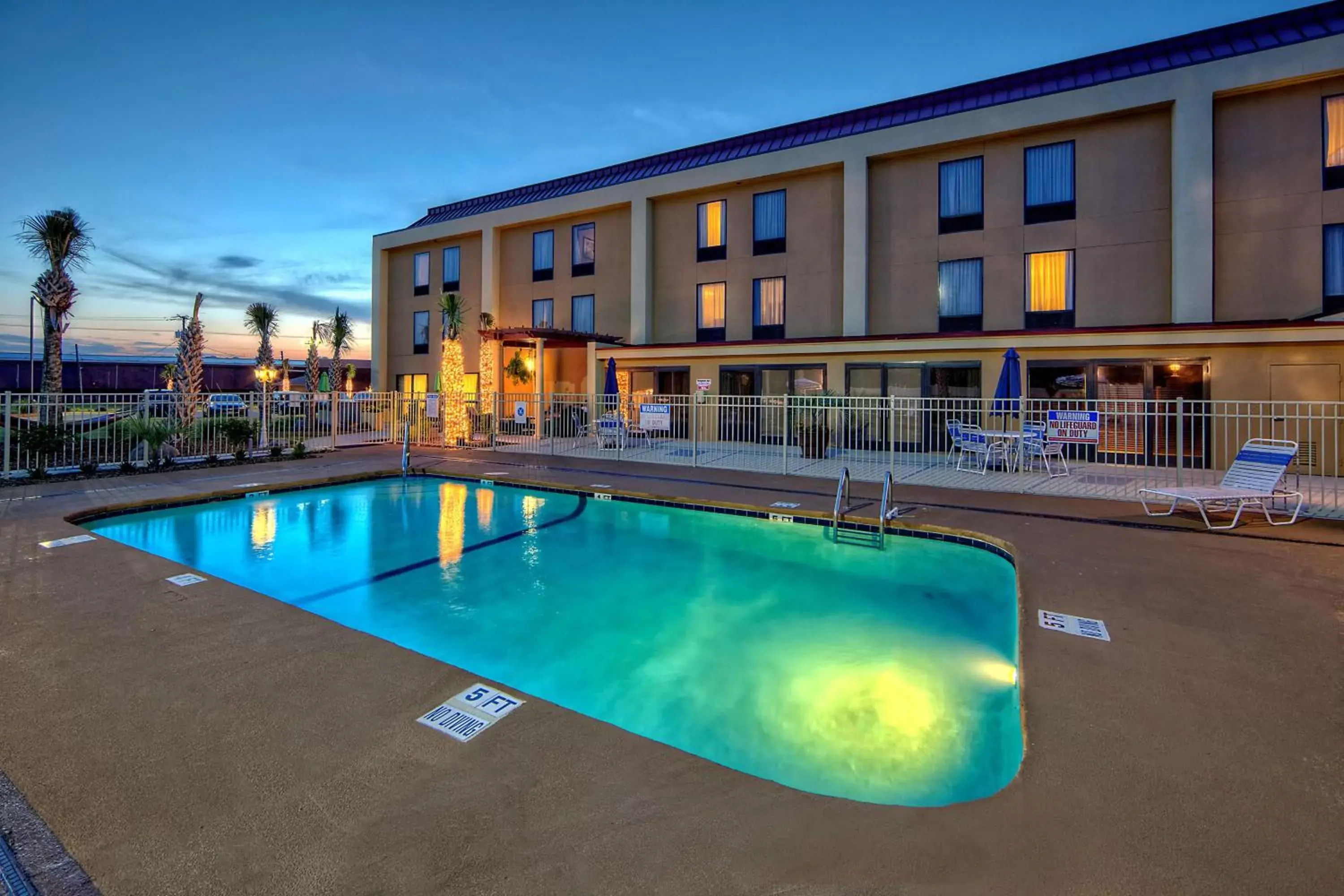 Pool view, Swimming Pool in Hampton Inn Laurinburg