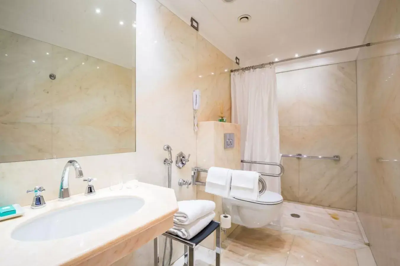 Toilet, Bathroom in Hotel Ai Reali - Small Luxury Hotels of the World