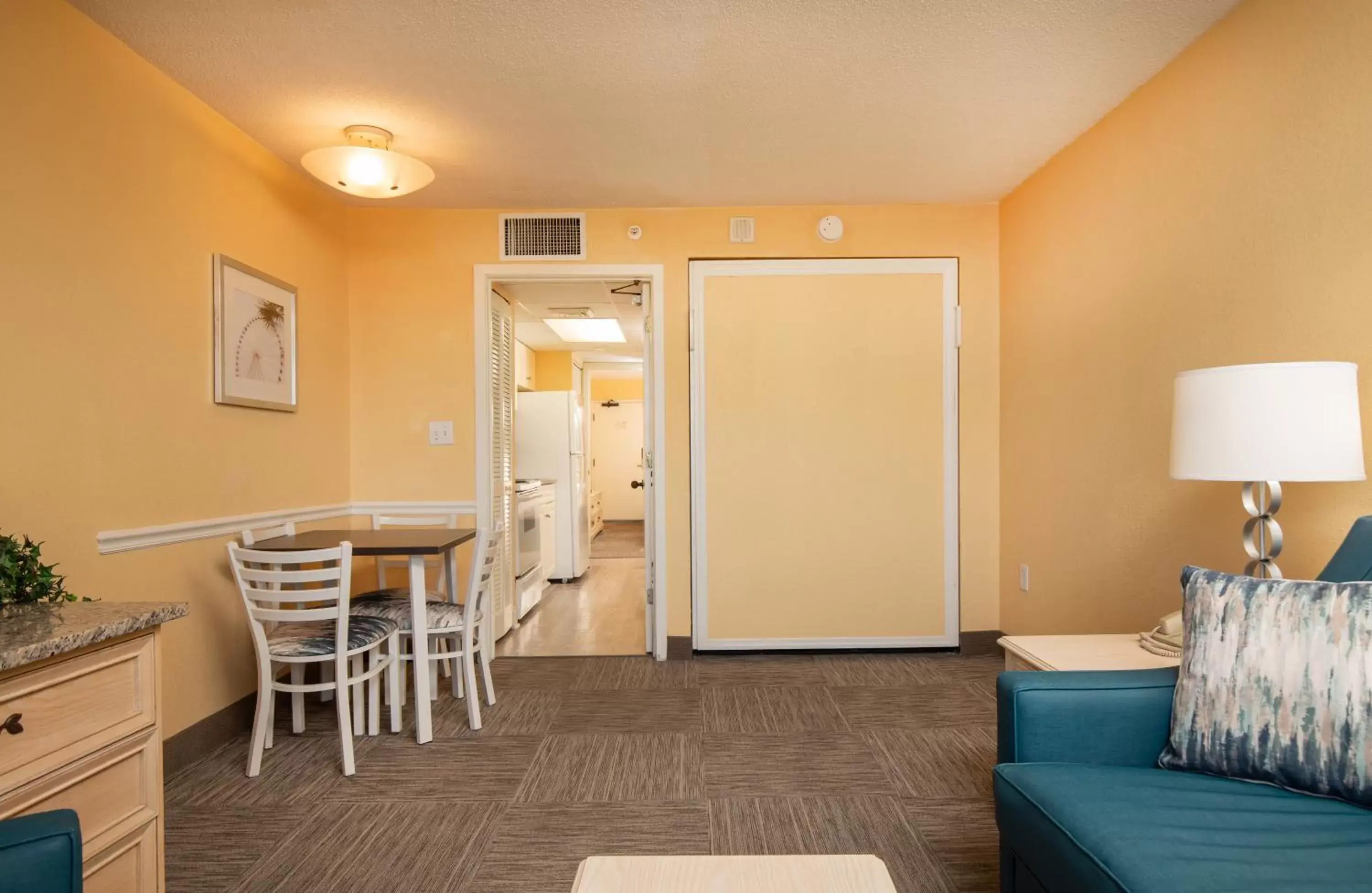 Living room, Seating Area in Grande Shores Ocean Resorts Condominiums