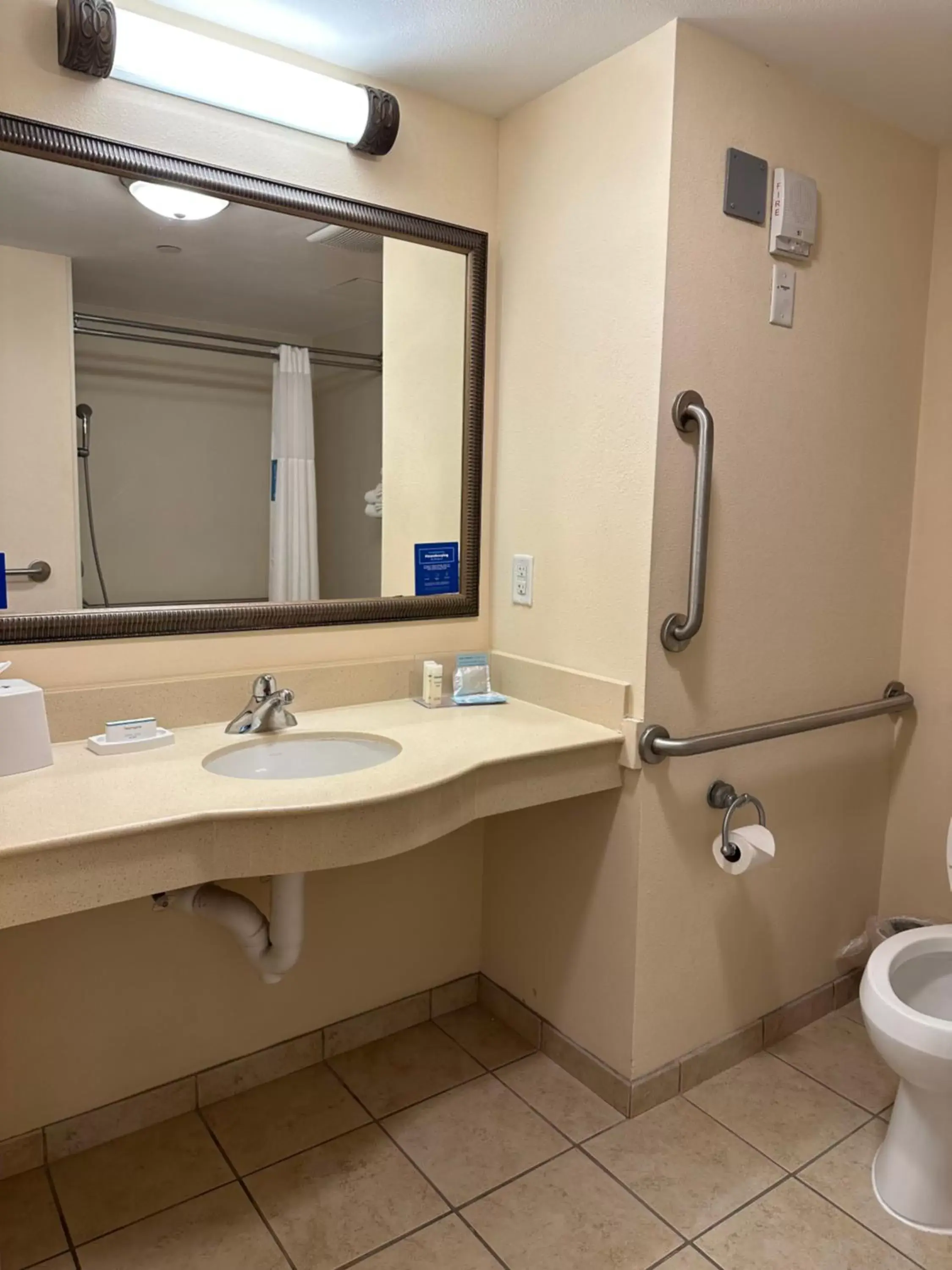 Toilet, Bathroom in Hampton Inn Virginia Beach-Oceanfront South