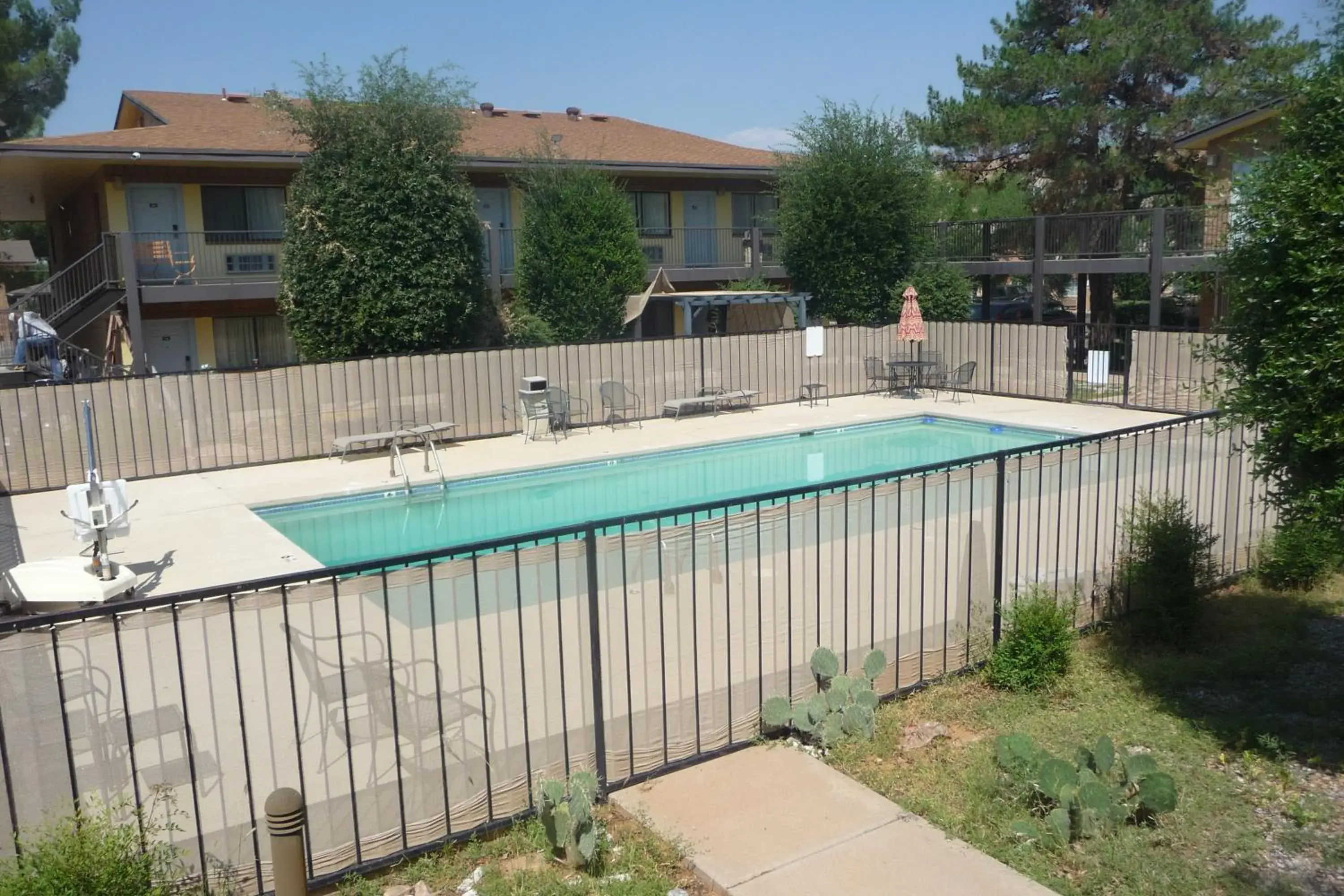 Swimming Pool in Sierra Inn