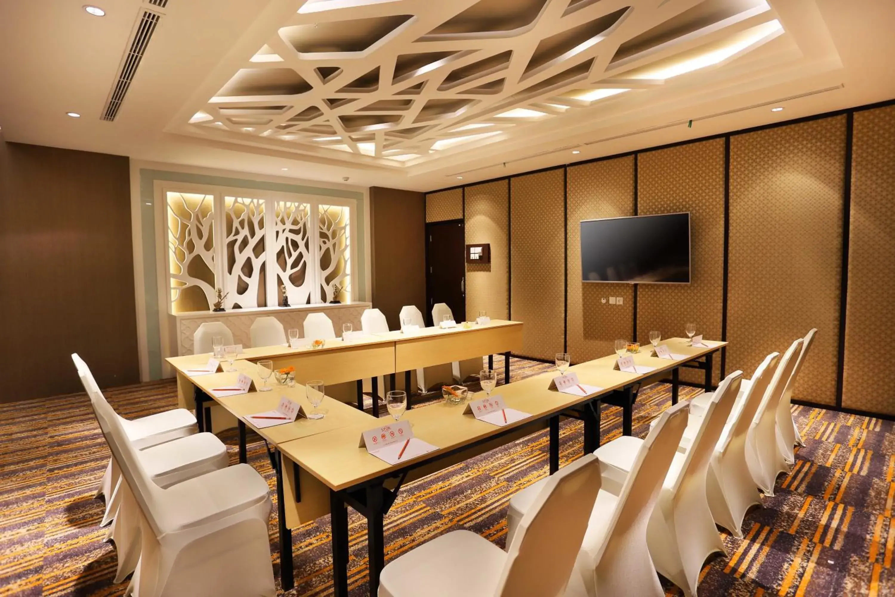 Meeting/conference room in HARRIS Hotel & Conventions Gubeng