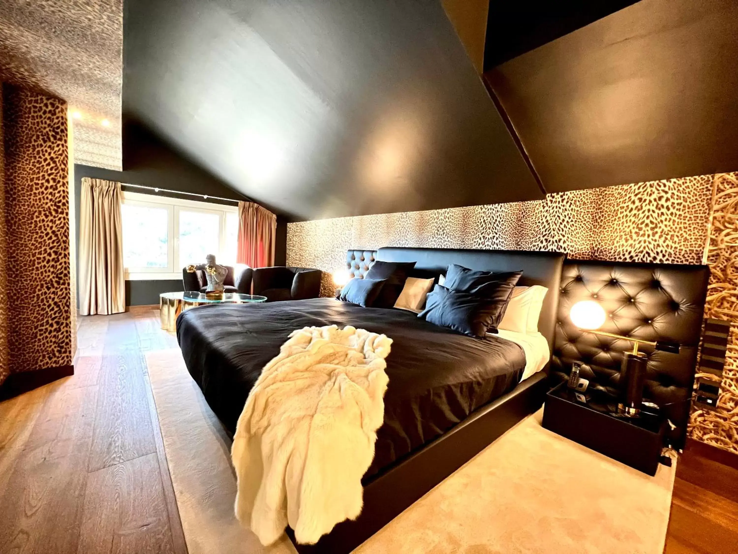 Bed in Hotel & SPA Bringué Bed in Hotel & SPA Bringué