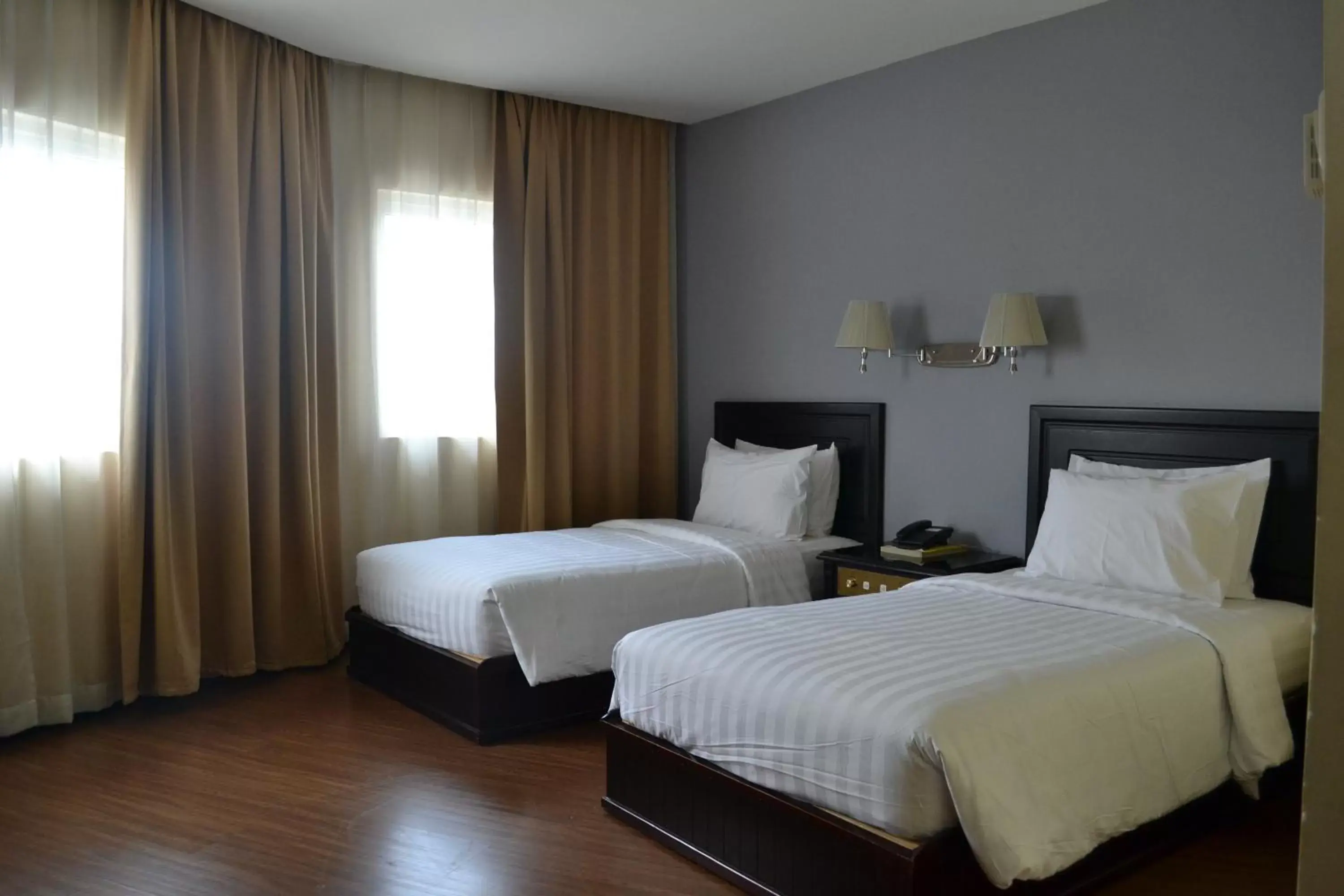 Deluxe Twin Room in Penview Hotel