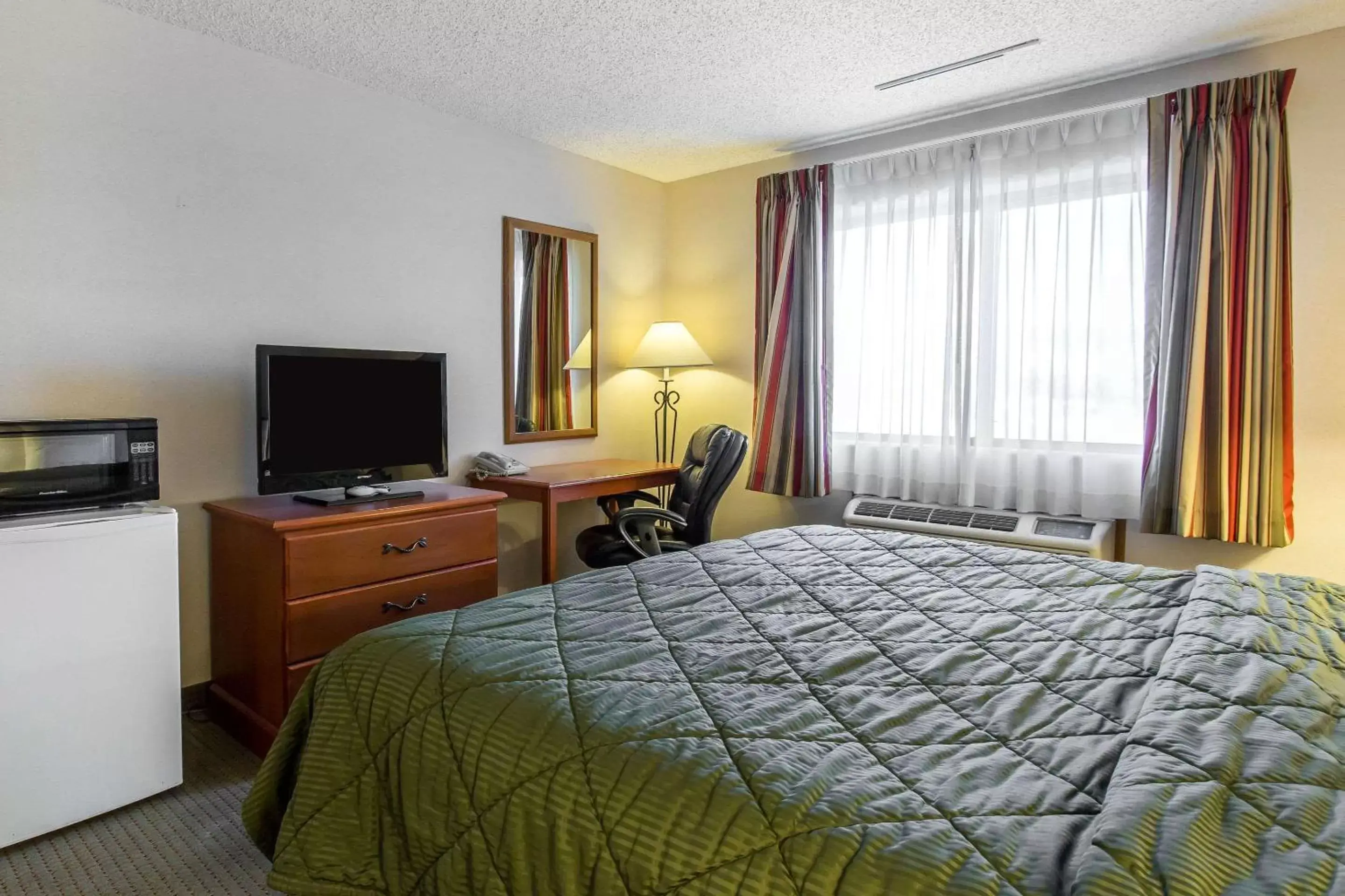 Photo of the whole room, Bed in Quality Inn Delta Gateway to Rocky Mountains Photo of the whole room, Bed in Quality Inn Delta Gateway to Rocky Mountains