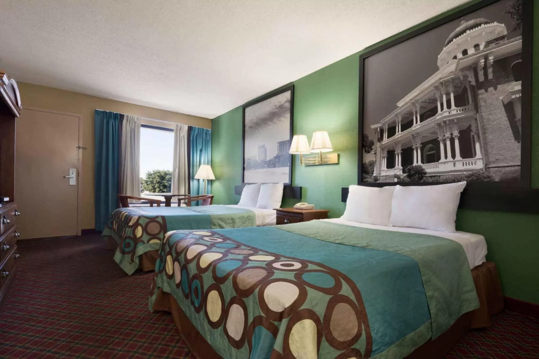 Photo of the whole room, Bed in Super 8 by Wyndham Hattiesburg North - University Area