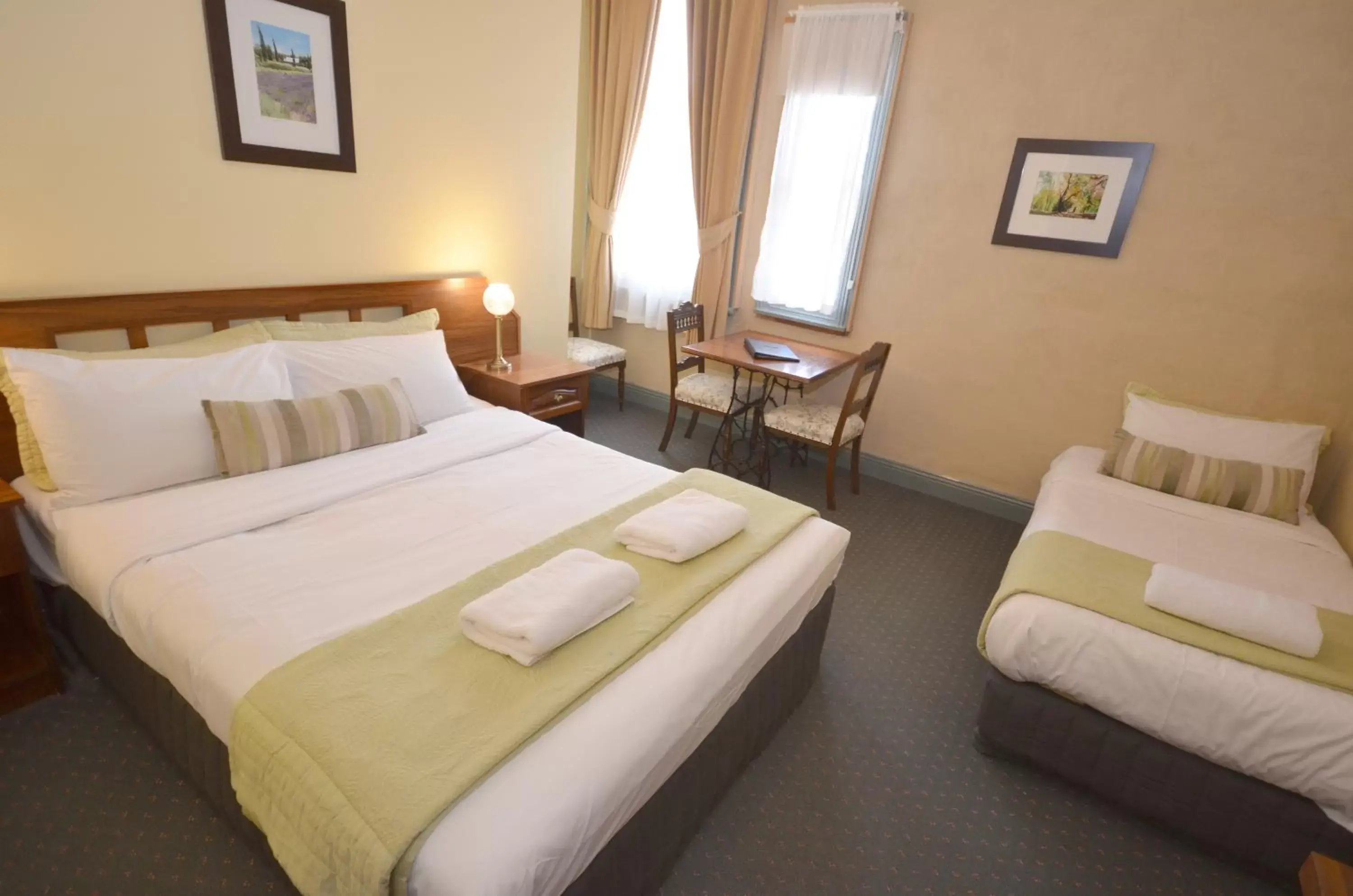 Bed in Central Springs Inn Bed in Central Springs Inn