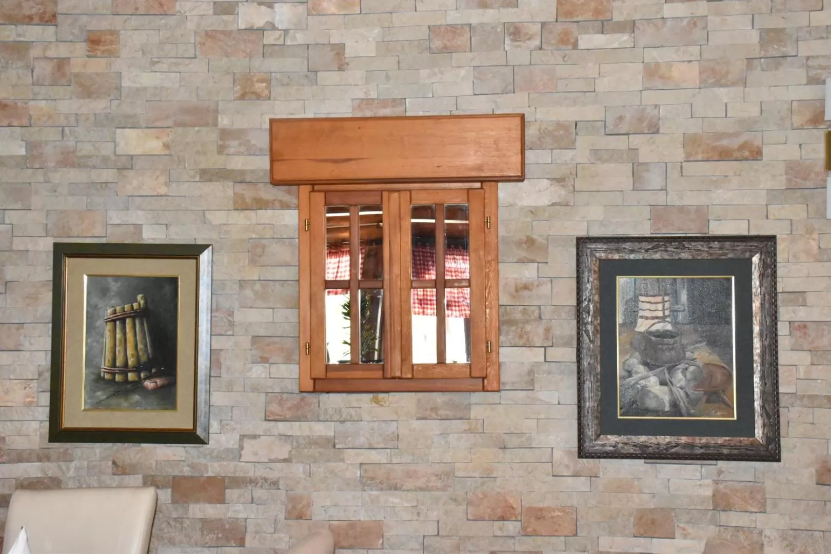 OSTROG Aparthotel KOLIBA-VLASTNIŠTVO MANASTIRA OSTROG