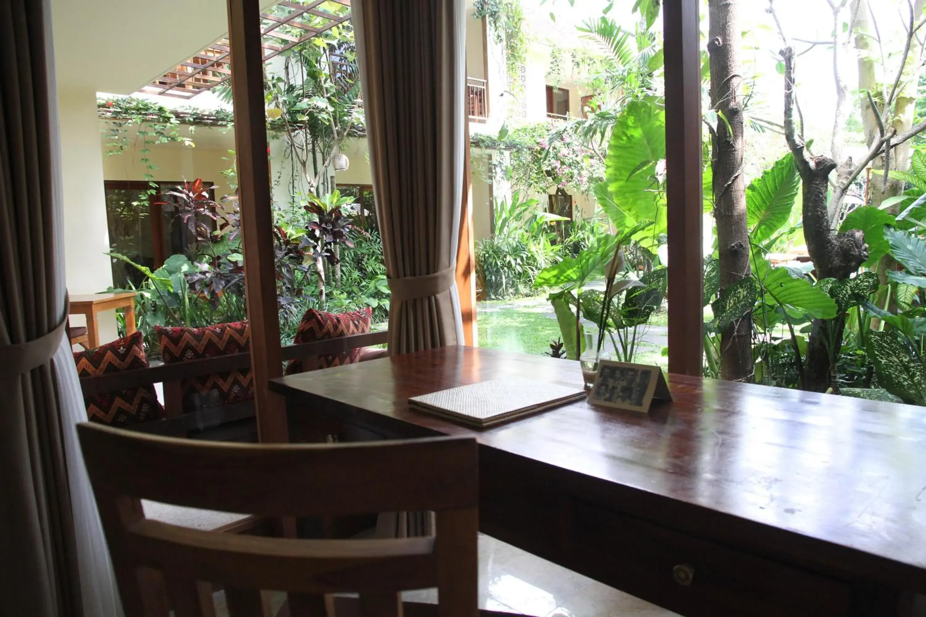 Garden, Dining Area in Sapodilla Ubud