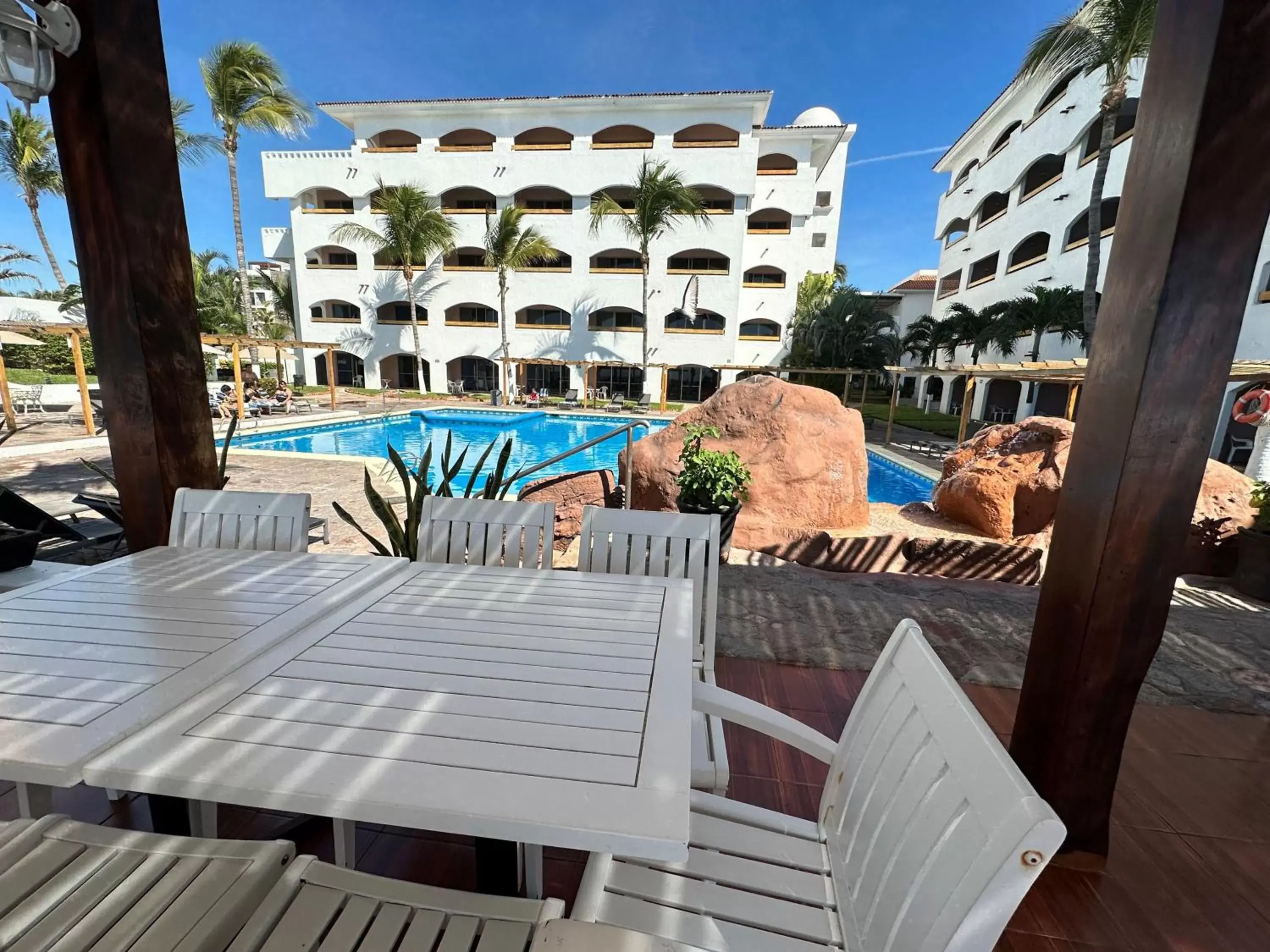 Property building, Pool View in Hotel Quijote Inn