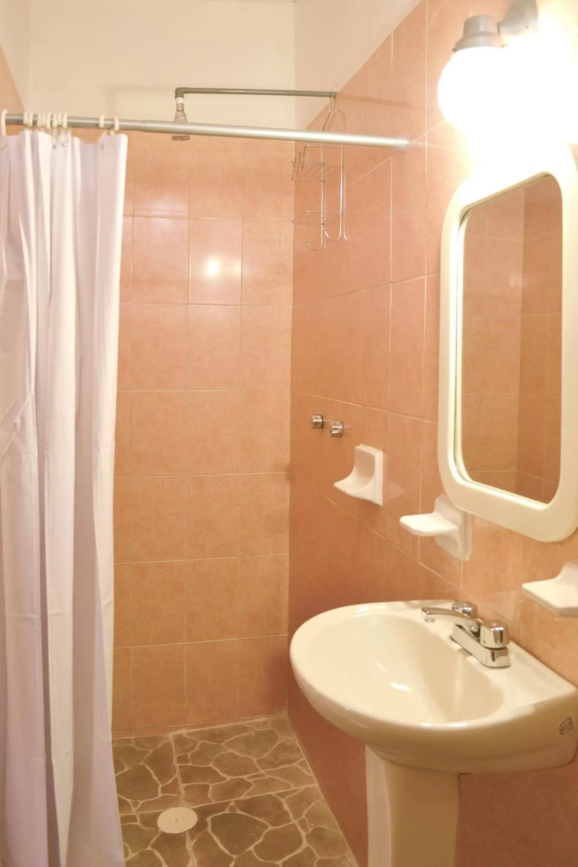 Bathroom in Hotel Posada De Roger