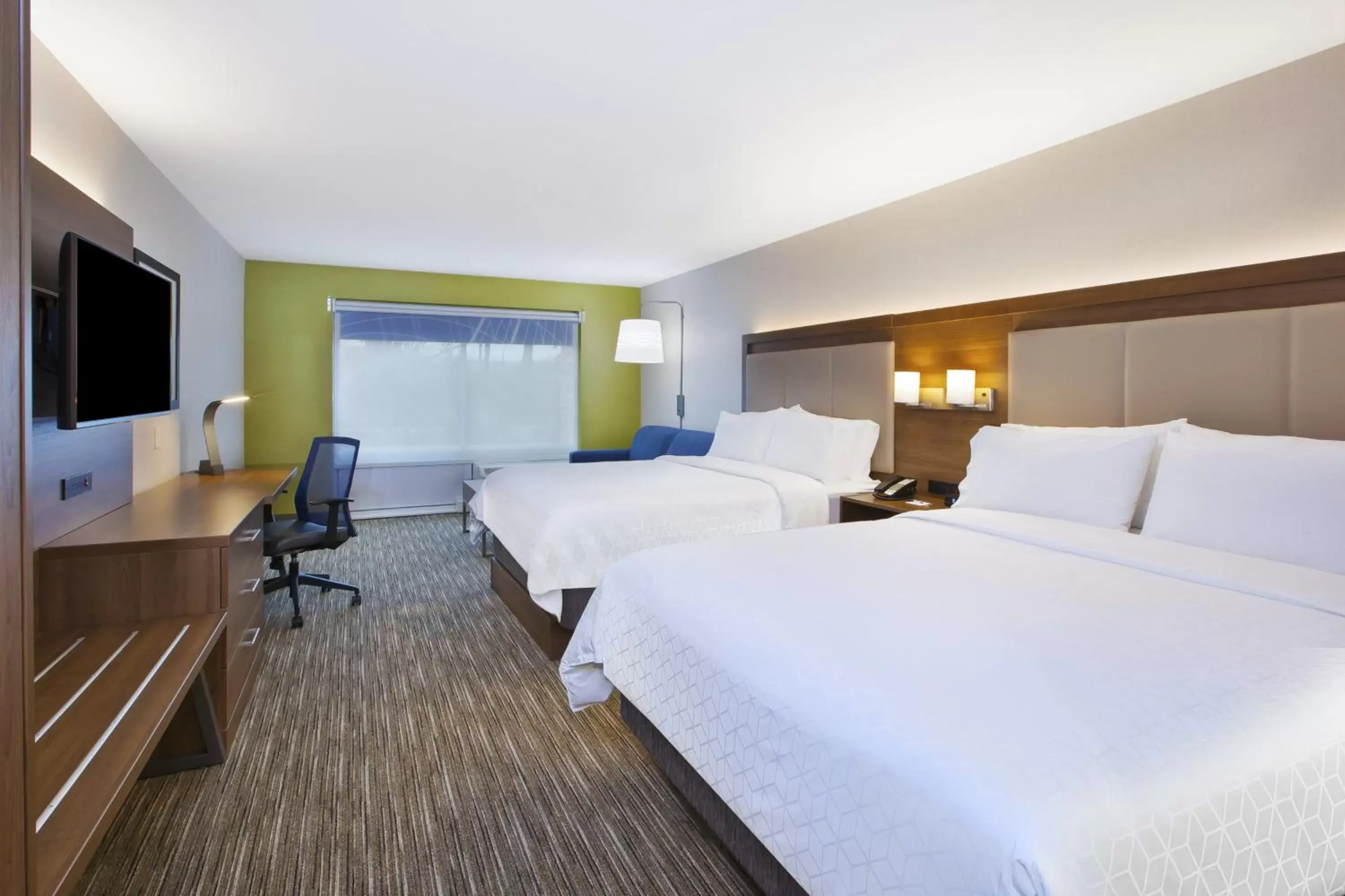 Photo of the whole room, Bed in Holiday Inn Express & Suites Grand Rapids Airport North, an IHG Hotel